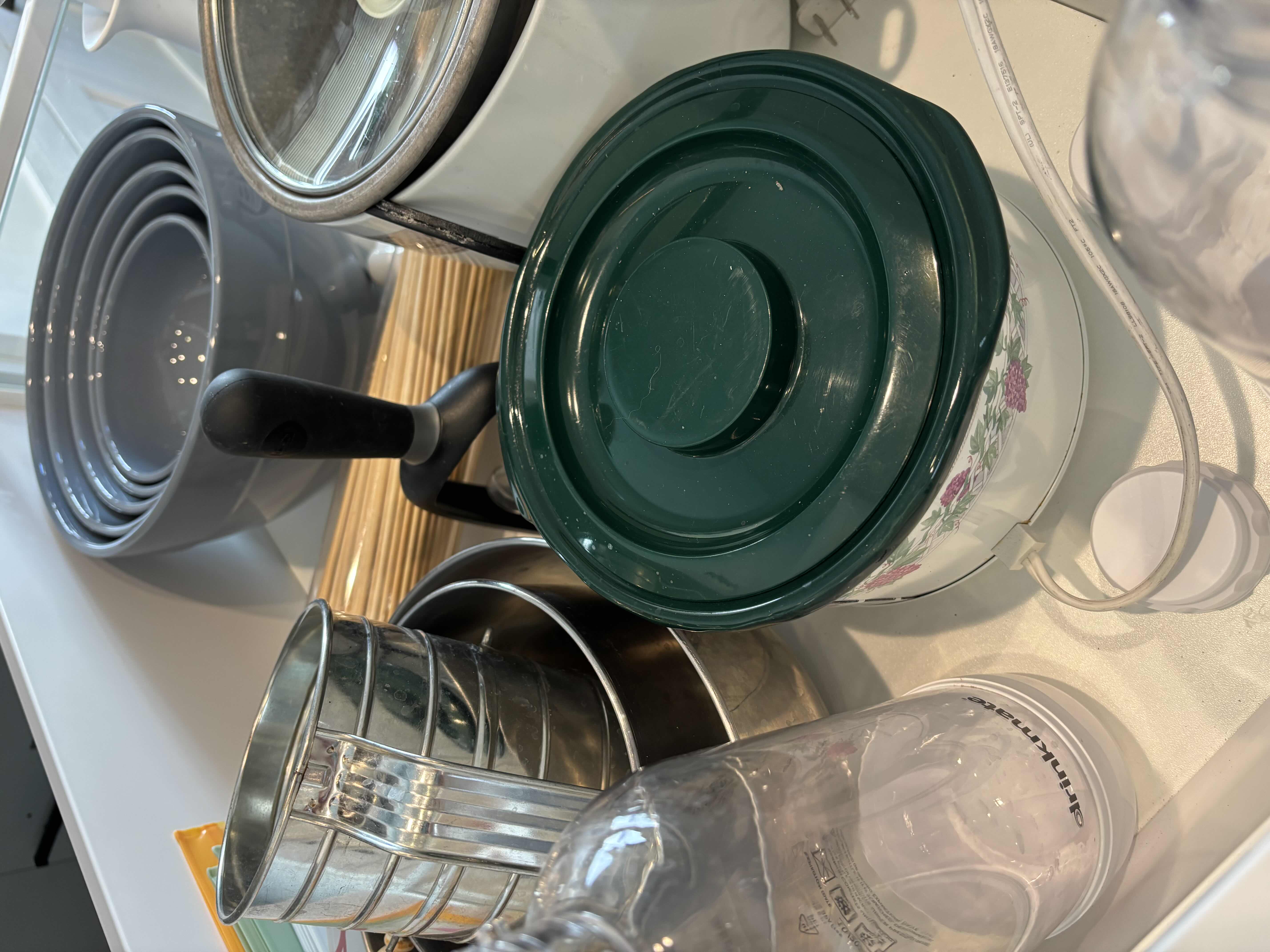 Photo 1 of CONTENTS OF KITCHEN DRAWER