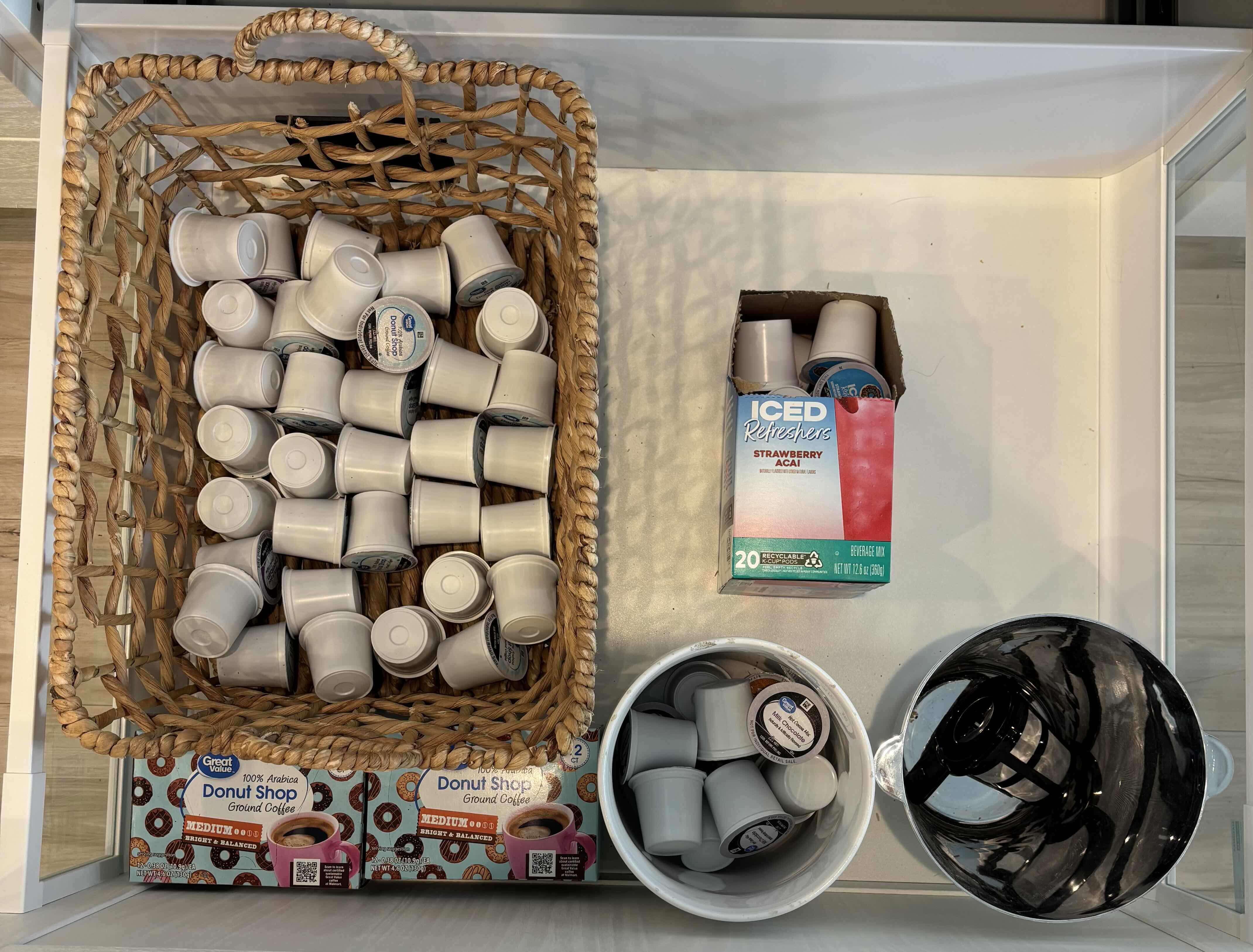Photo 1 of CONTENTS OF KITCHEN DRAWER