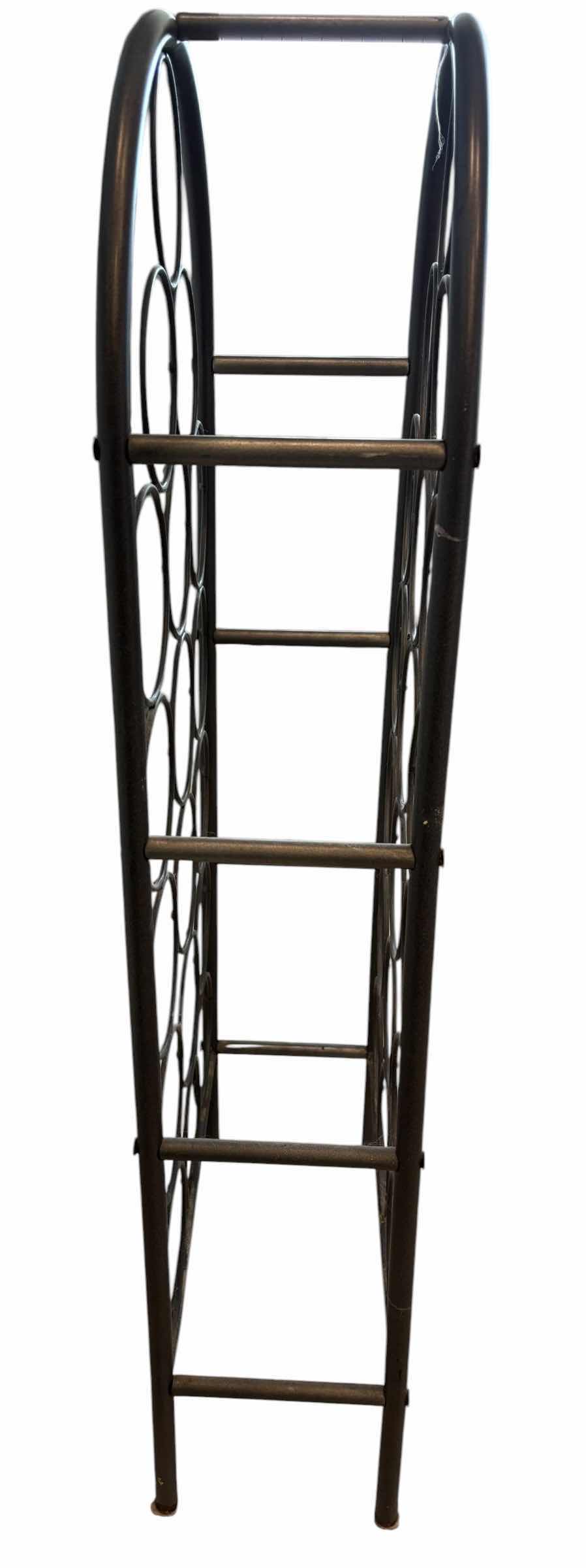 Photo 1 of 18 BOTTLE WINE RACK H36”