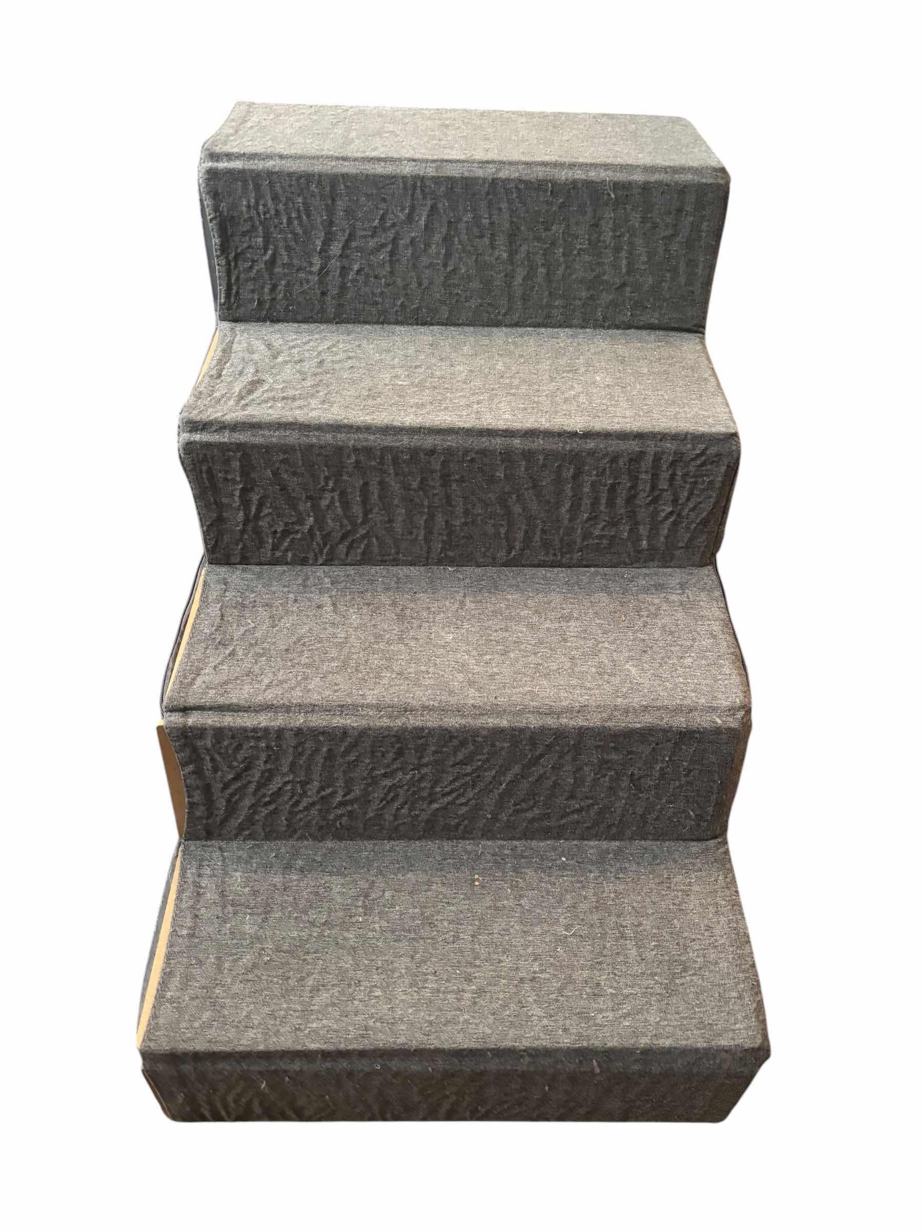 Photo 1 of PET STAIRS H18.5”