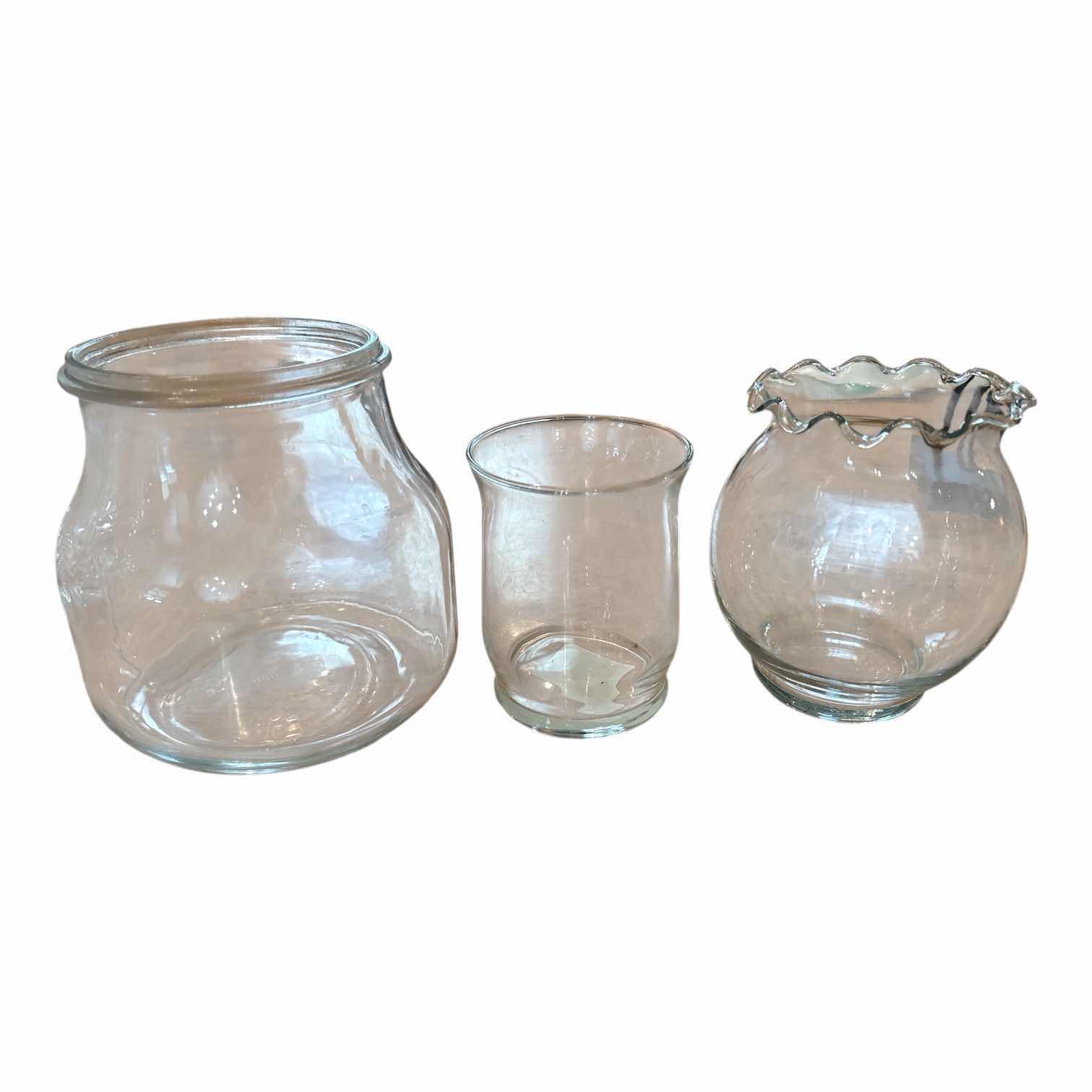 Photo 1 of (6)PCS GLASS VASE TALLEST H9”