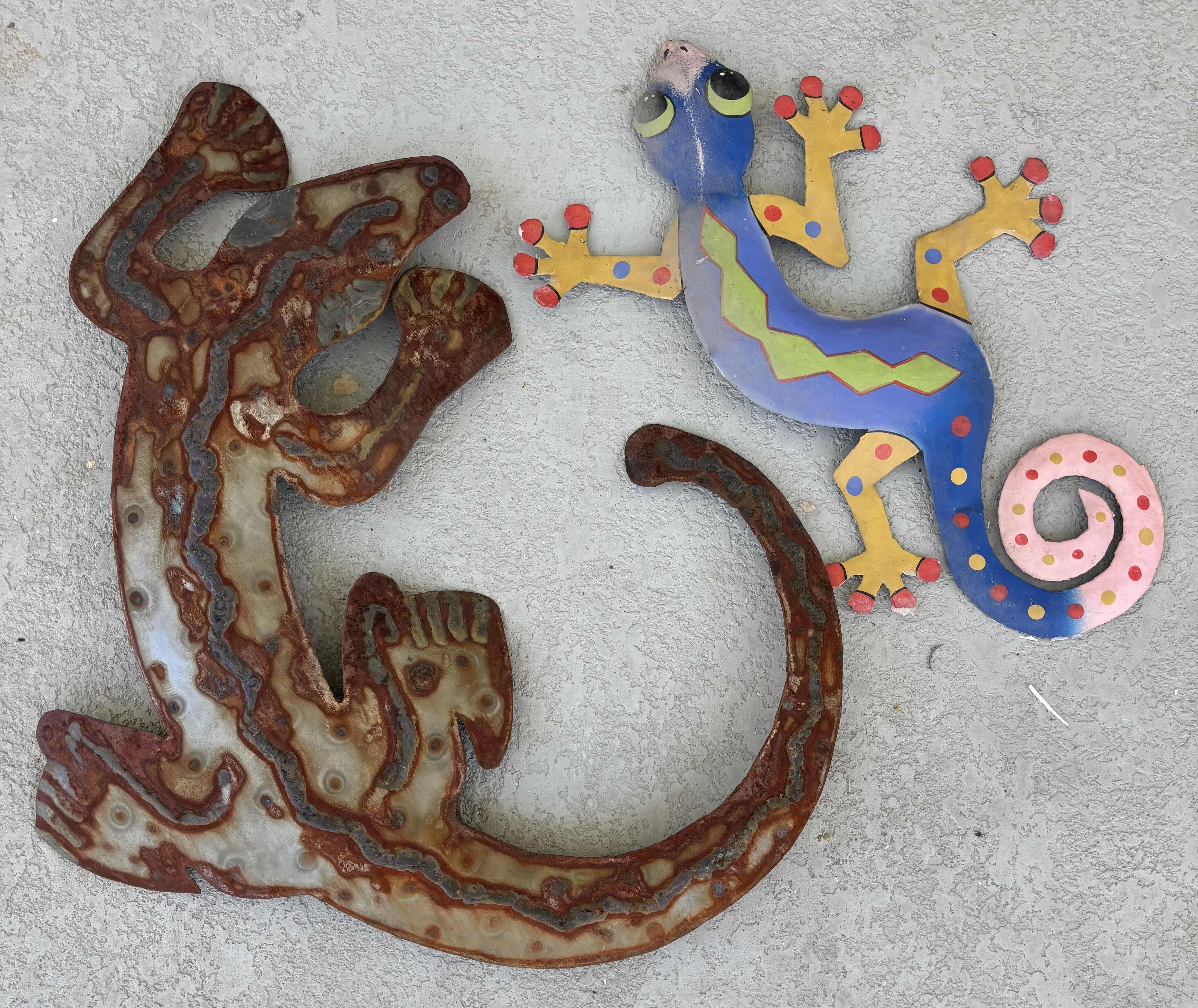 Photo 1 of OUTDOOR WALL DECOR (LARGEST 24”)