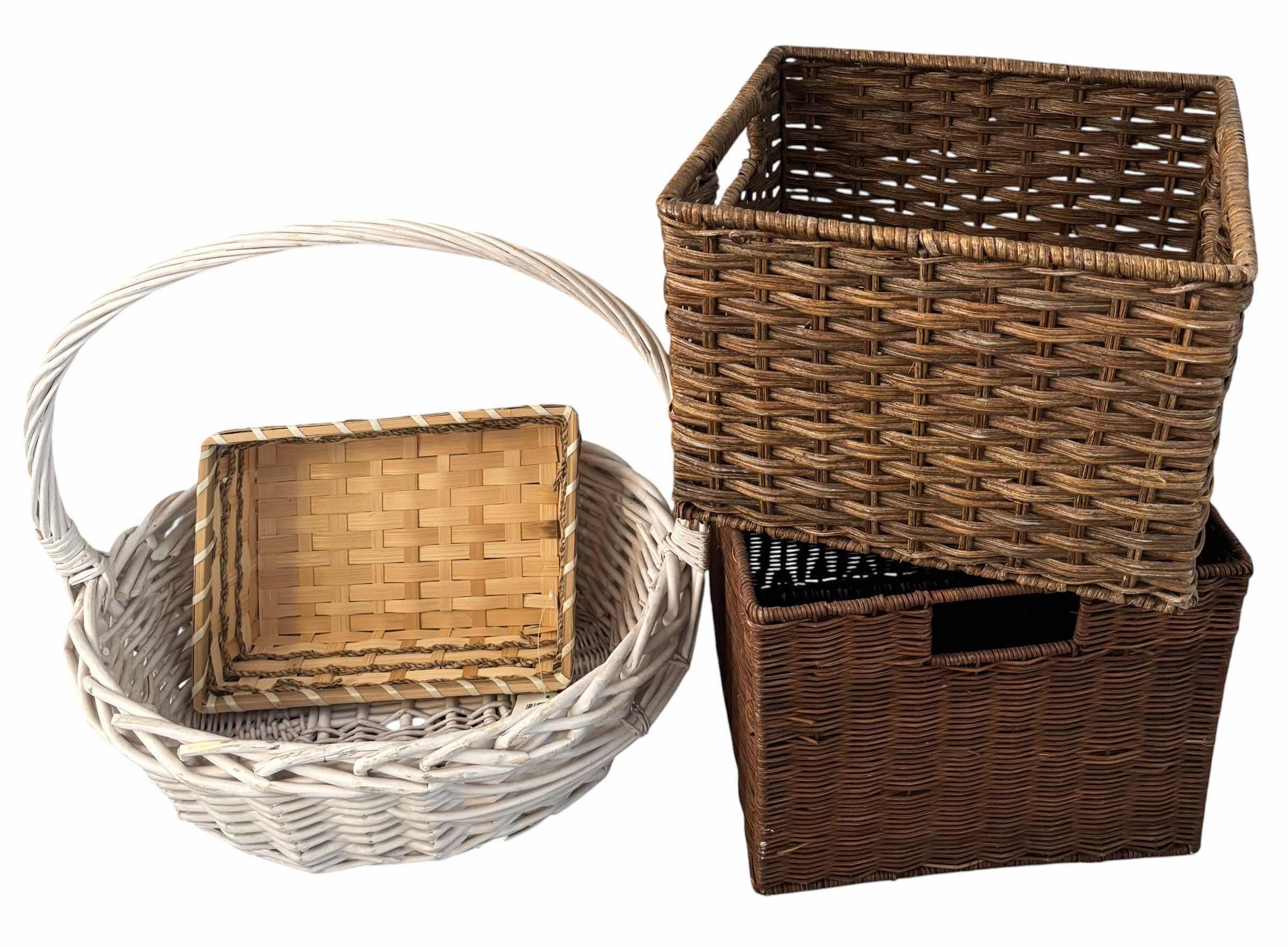 Photo 1 of BASKETS (4) & VALENTINES DAY WALL DECOR (3)