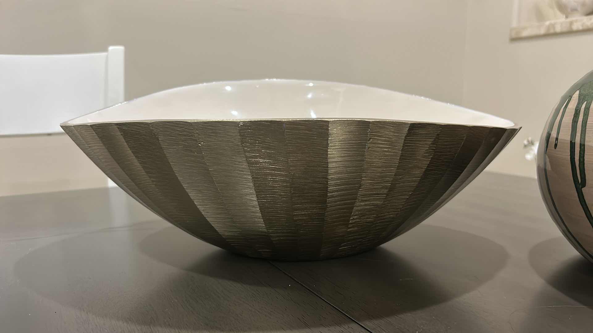 Photo 1 of 2 PC - HOME DECOR, (VASE H 8 1/2”)