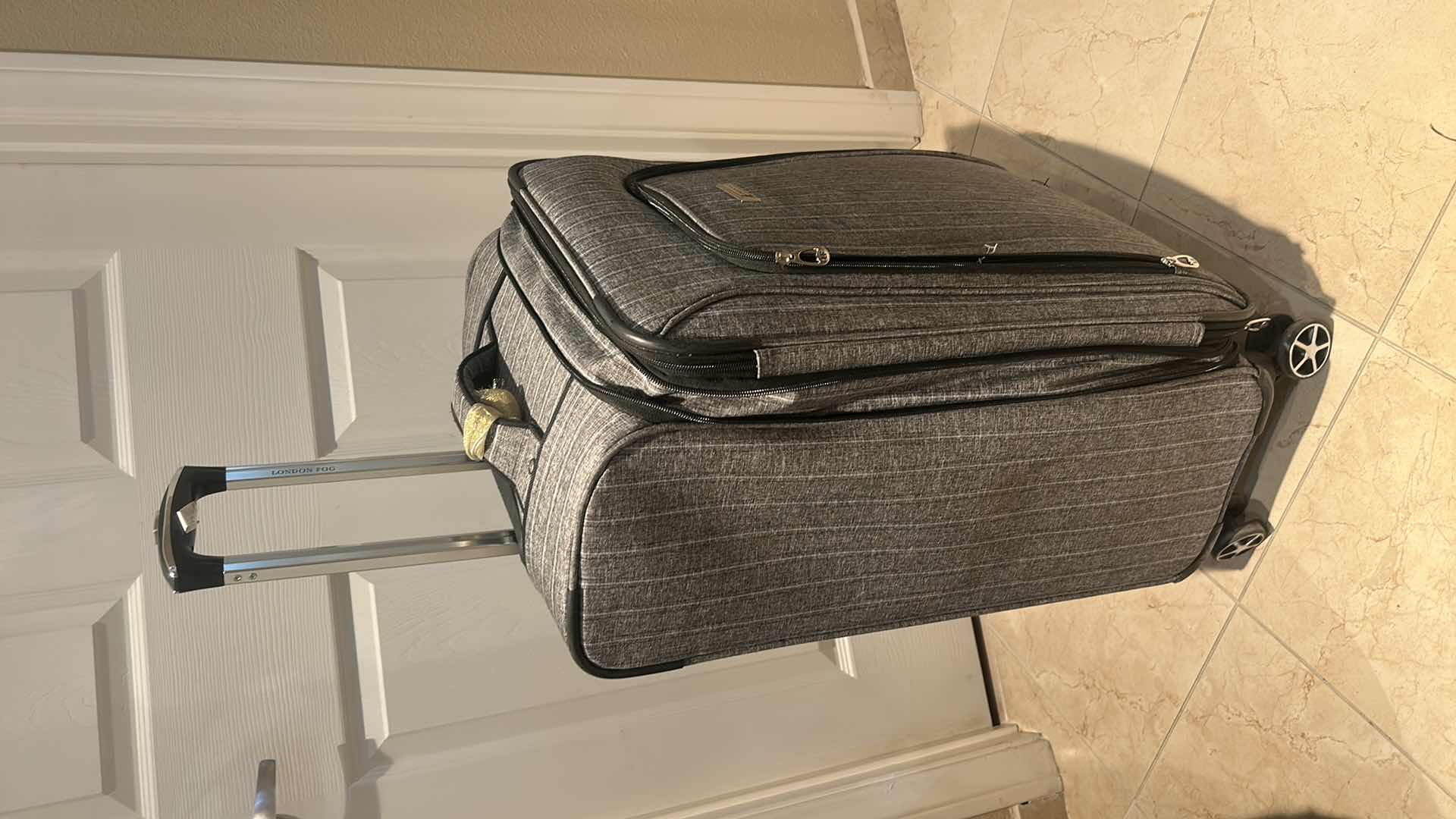 Photo 1 of LONDON FOG SUITCASE