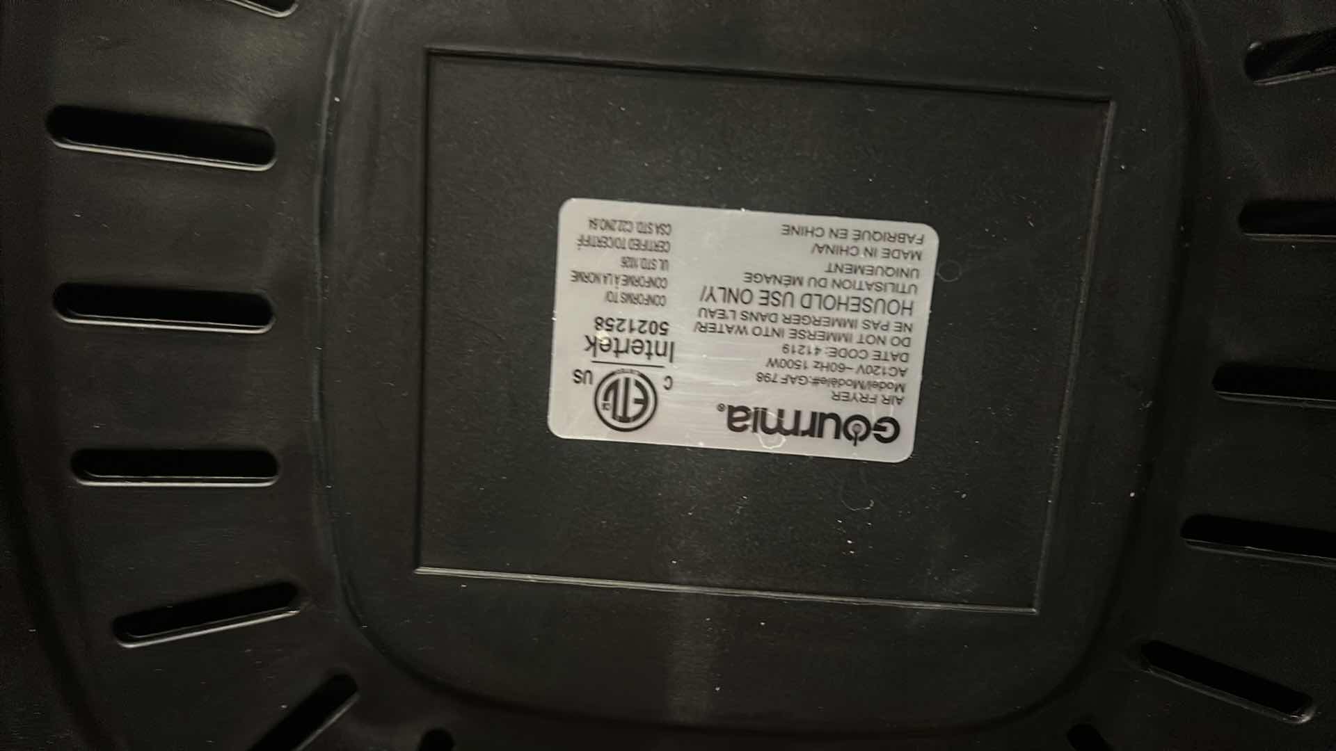 Photo 1 of GOURMIA DIGITAL AIR FRYER.