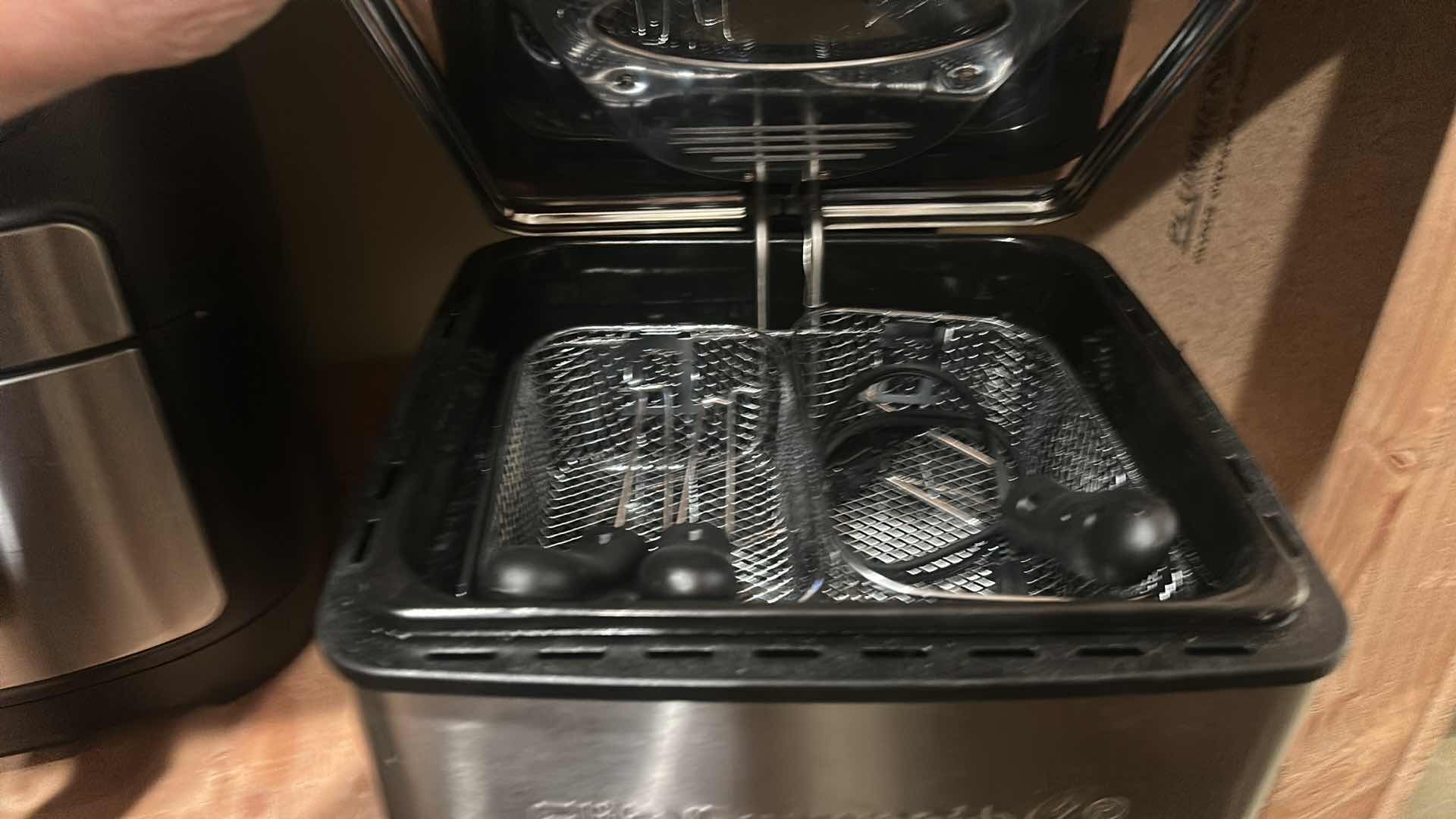 Photo 1 of ELITE GOURMET ELECTRIC DEEP FRYER.