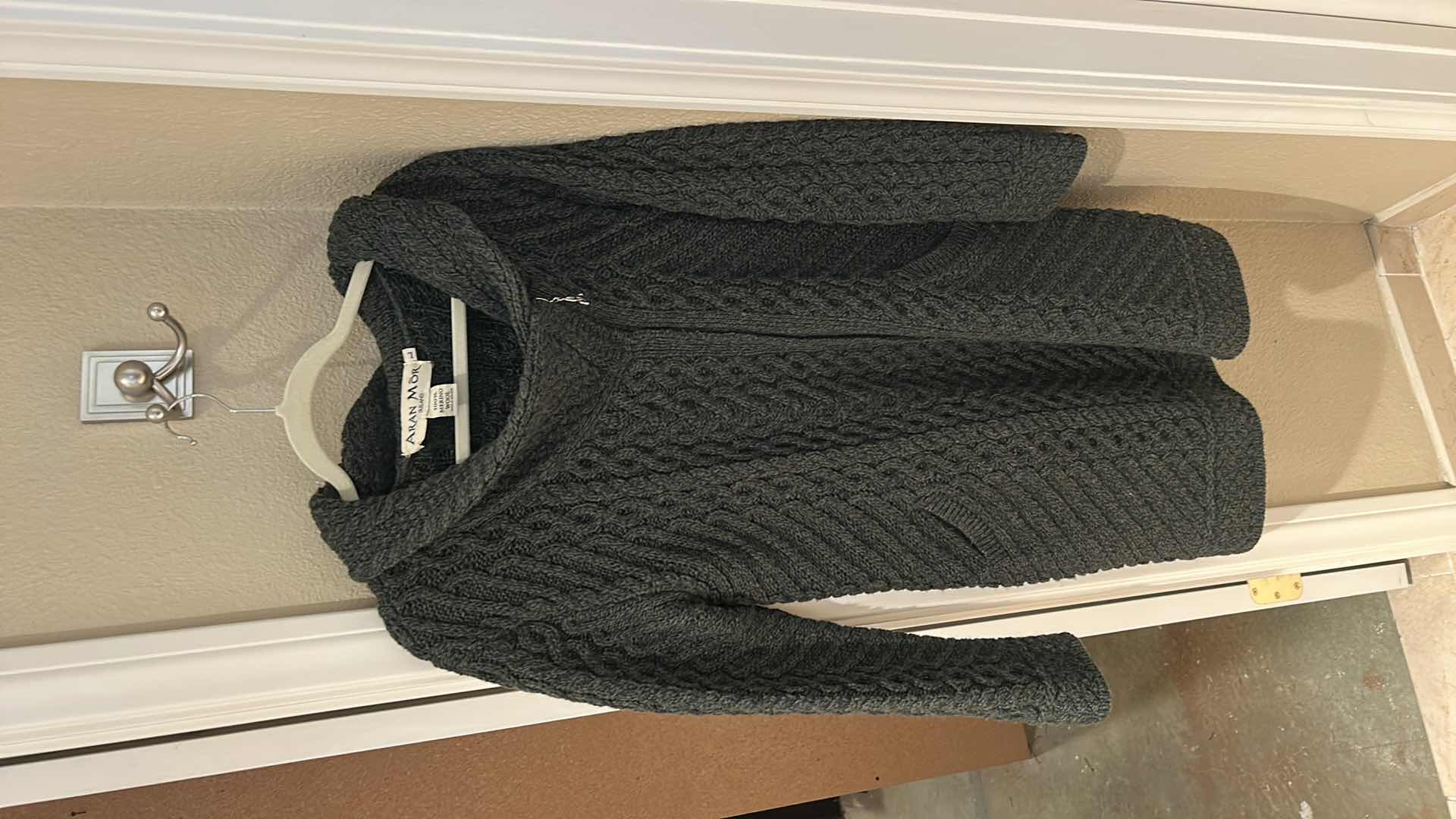 Photo 1 of VINTAGE ARAN MÖR, IRELAND MERINO WOOL SWEATER SIZE LARGE