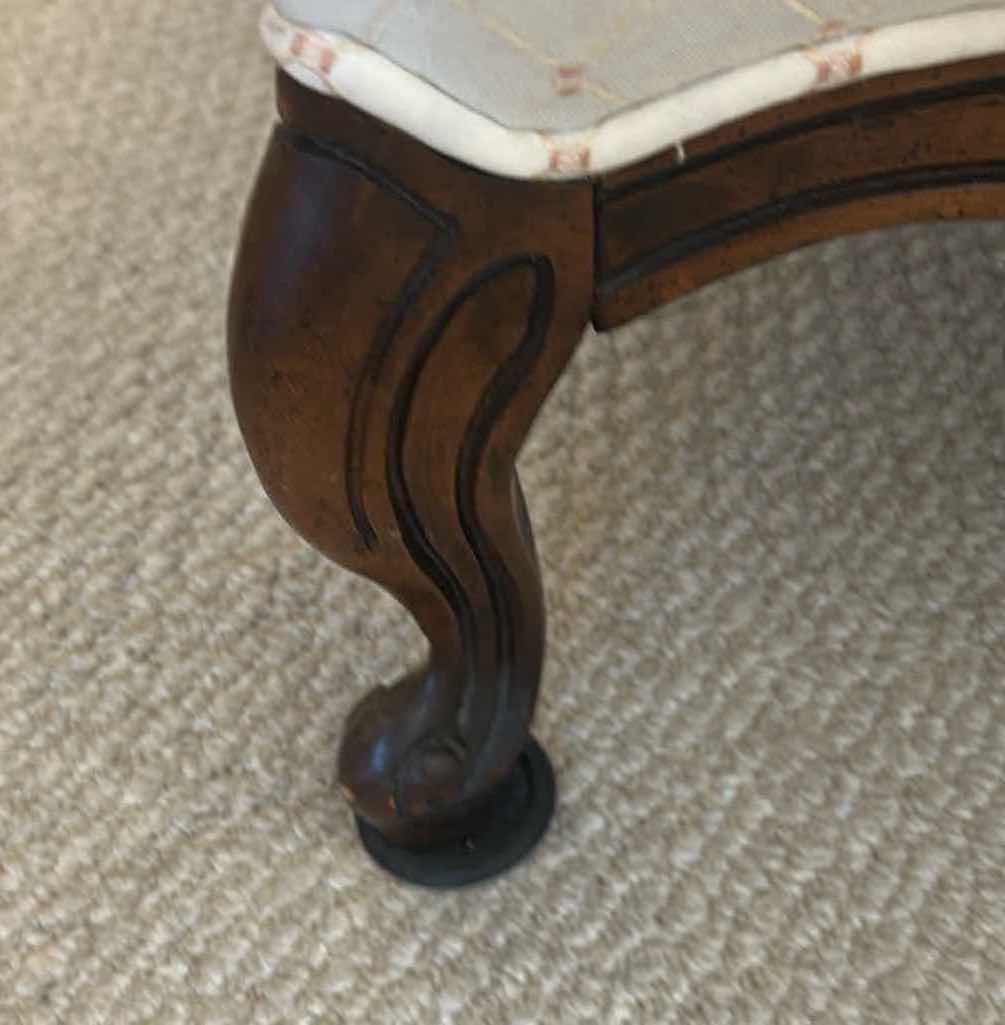 Photo 1 of ANTIQUE VICTORIAN EASTLAKE WALNUT SPOON BACK ARMCHAIR W TUFTED BACK W FLORAL CARVINGS