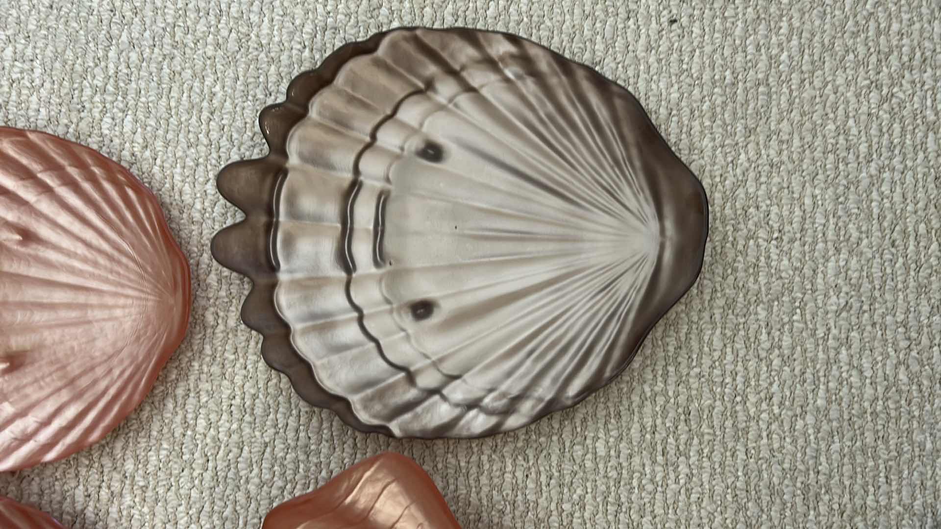 Photo 1 of 5 GLASS SHELL SHAPED PEACHY PINK DECORATIVE PLATES