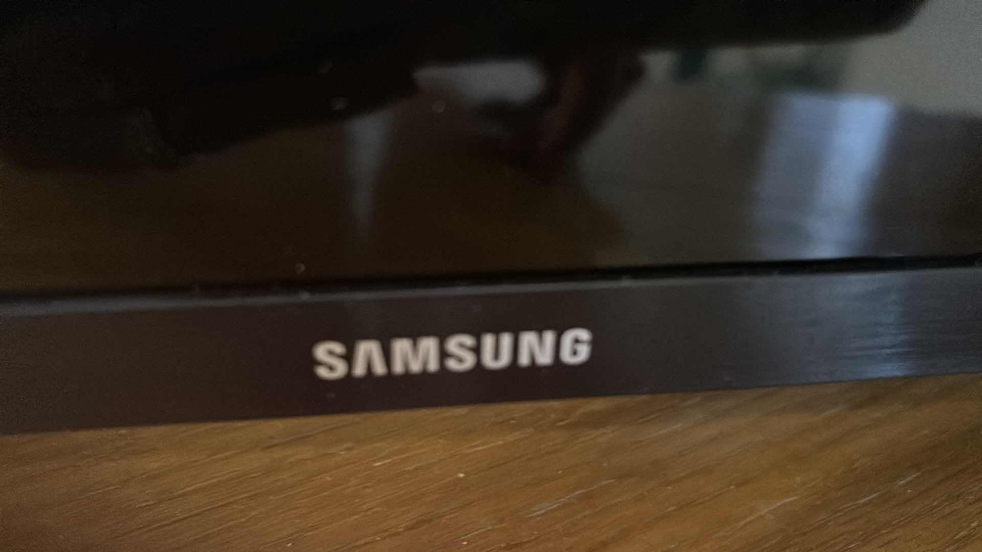 View 5 of 32" SAMSUNG TV ON STAND W REMOTE