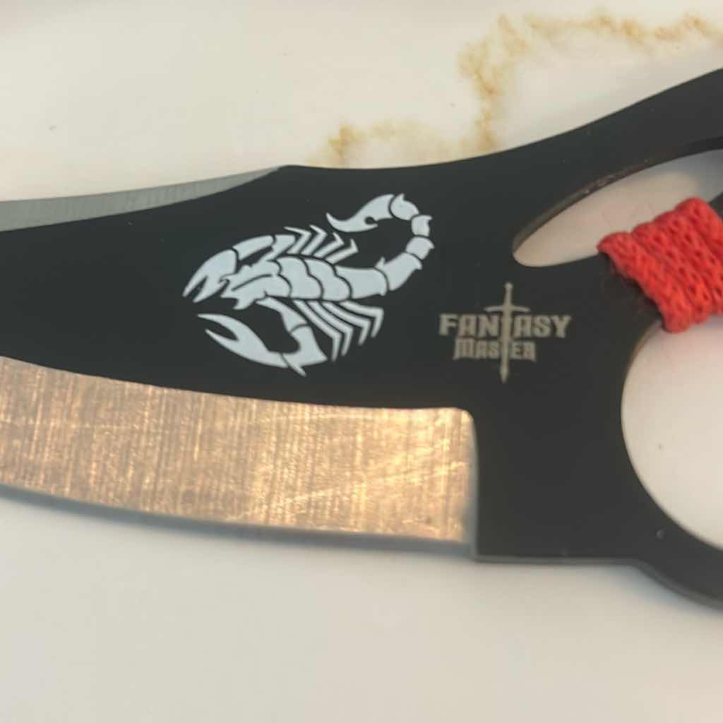 Photo 1 of FANTASY MASTER SCORPION KNUCKLE KNIFE W CASE
