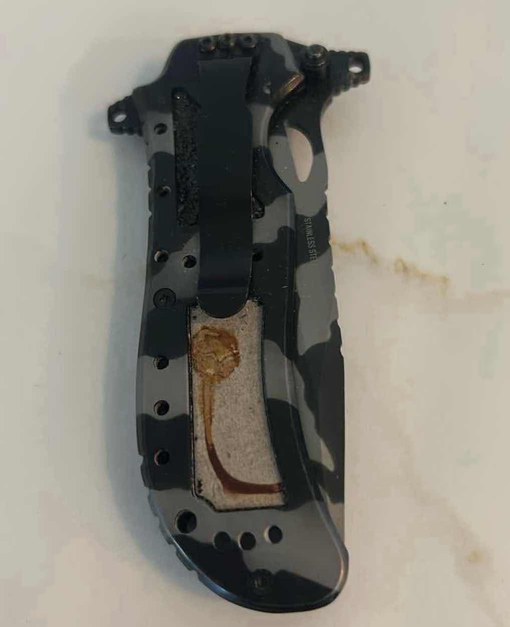 Photo 1 of BOKER PLUS CAMO DEFENDER LINER FOLDING KNIFE W CAMO FINISH & PARTIAL SERRATED BLADE
