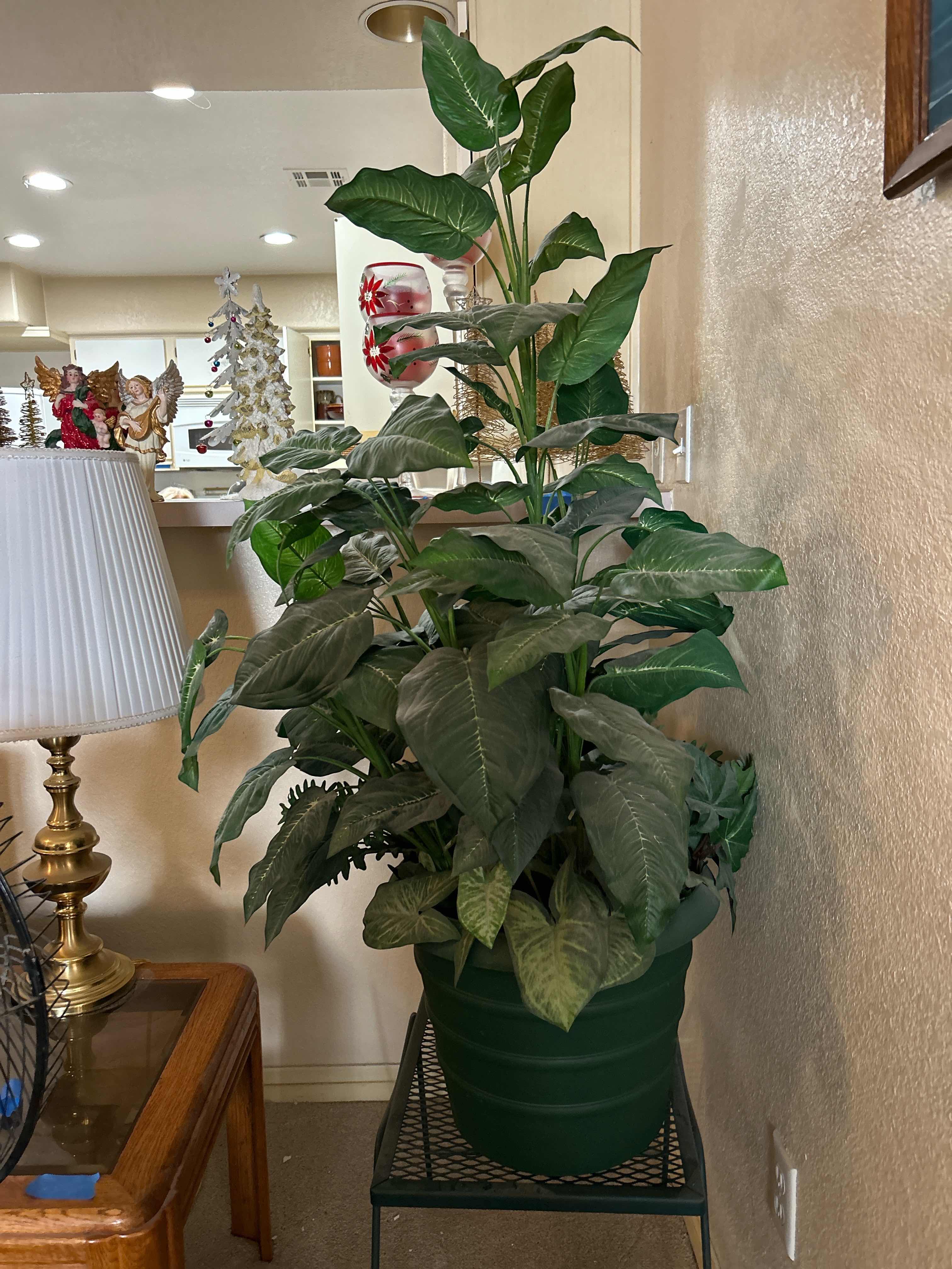 Photo 1 of LEAFY GREEN ARTIFICIAL PLANT H4’