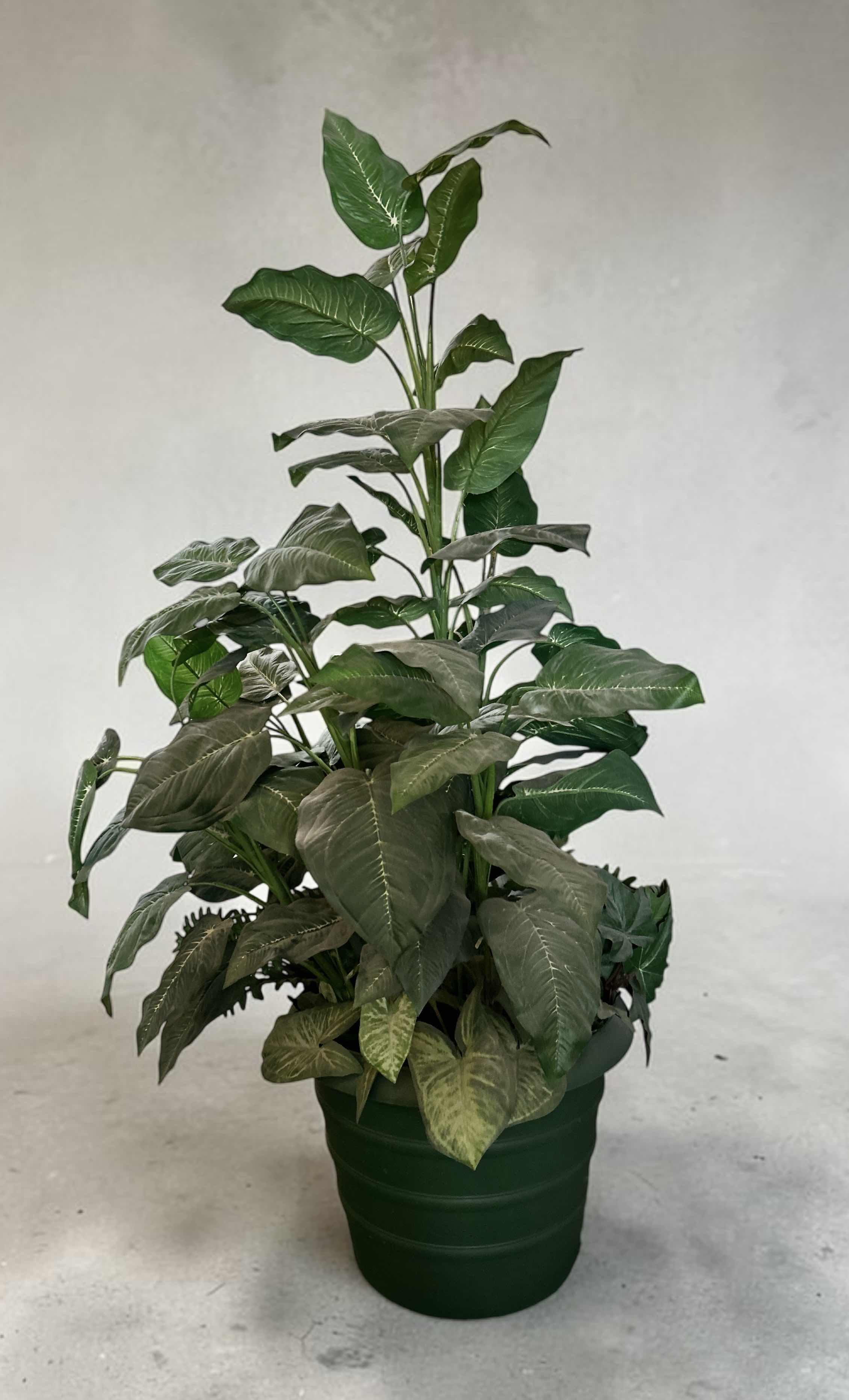 Photo 1 of LEAFY GREEN ARTIFICIAL PLANT H4’