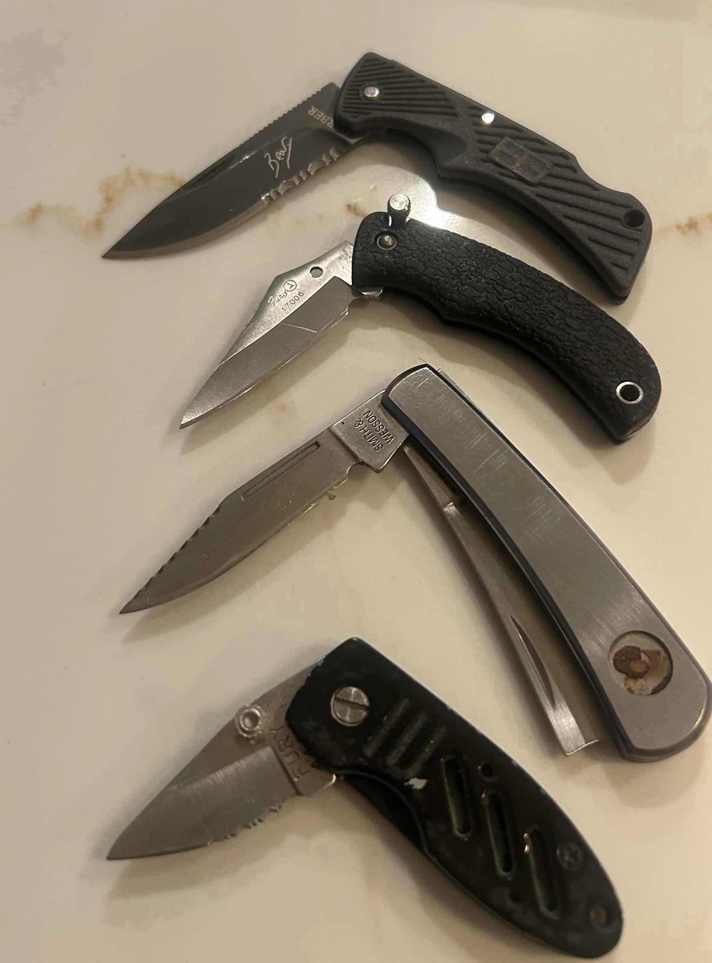 Photo 1 of 4- POCKET FOLDING KNIVES GERBER FURY SMITH WESSON