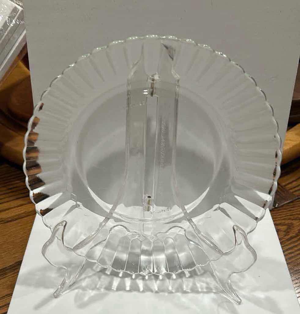 Photo 1 of 18-VINTAGE CLEAR PRESSED GLASS PLATE