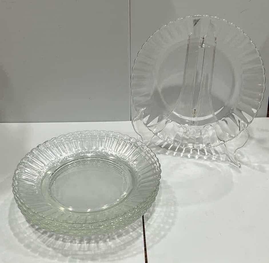 Photo 1 of 18-VINTAGE CLEAR PRESSED GLASS PLATE