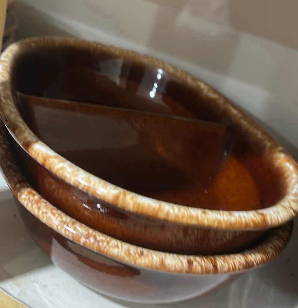 Photo 1 of CONTENTS OF SHELF HULL BROWN DRIP SERVEWARE