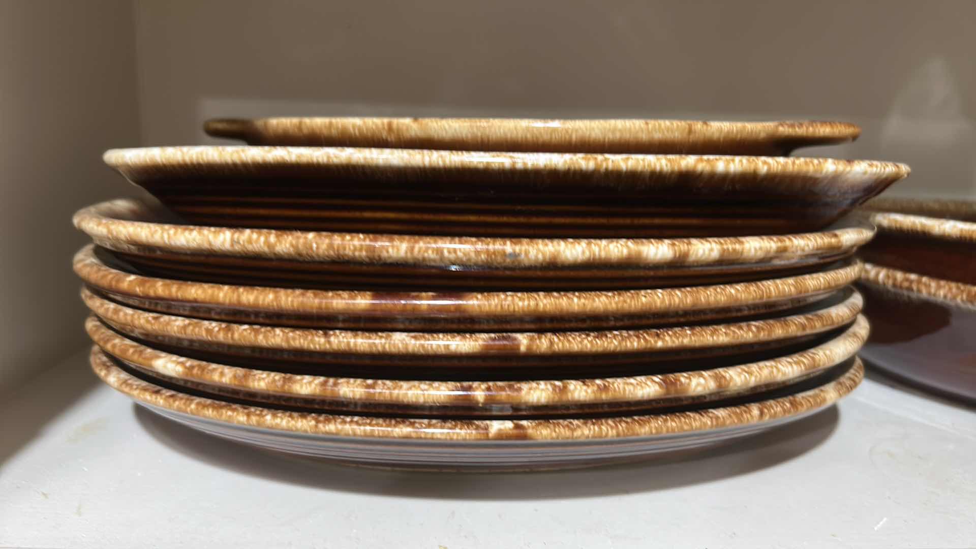 Photo 1 of CONTENTS OF SHELF HULL BROWN DRIP SERVEWARE