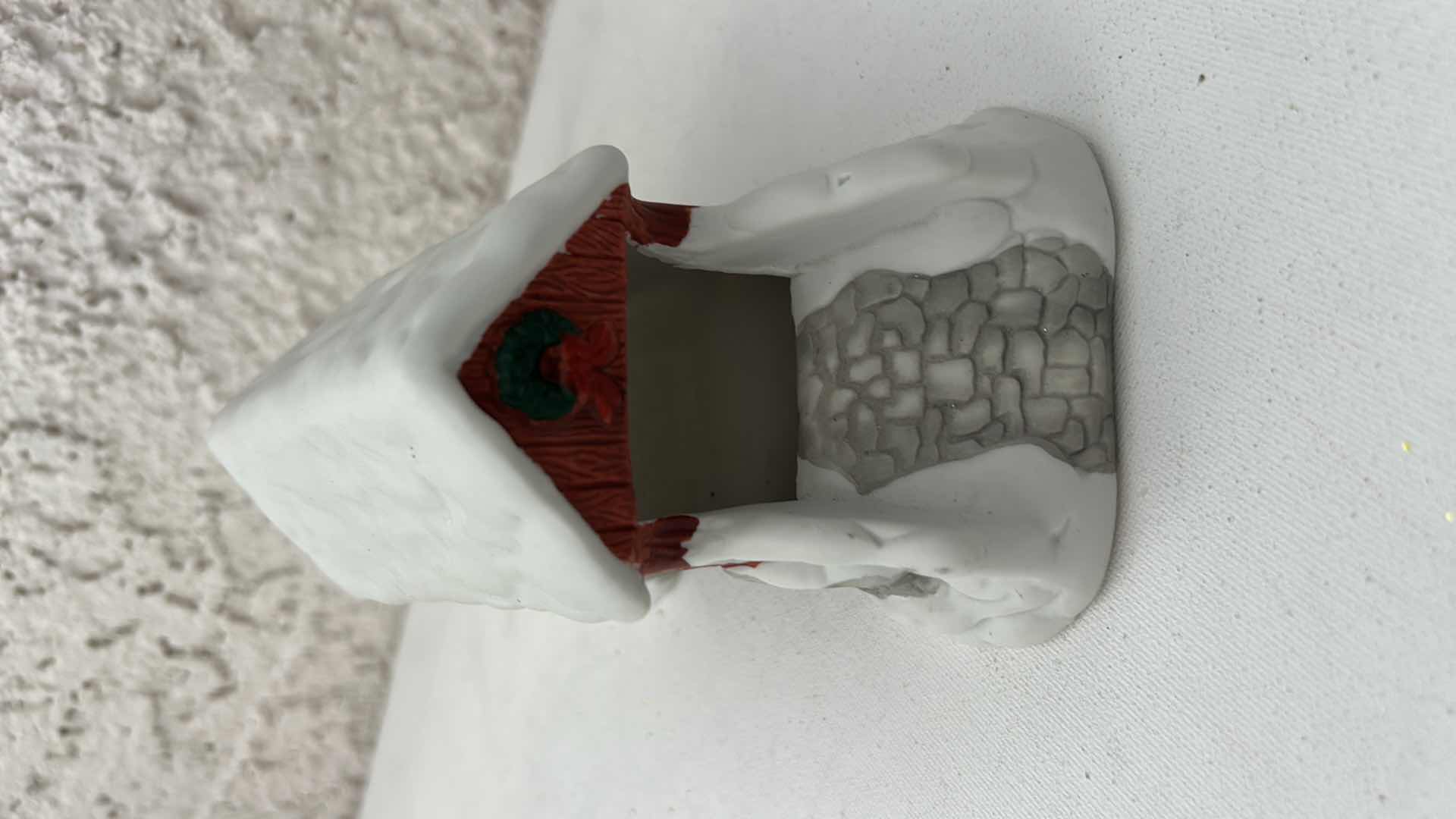 Photo 1 of FIVE MINIATURE PLASTIC CHRISTMAS VILLAGE PIECES AND ONE CERAMIC PIECE H4.5”
