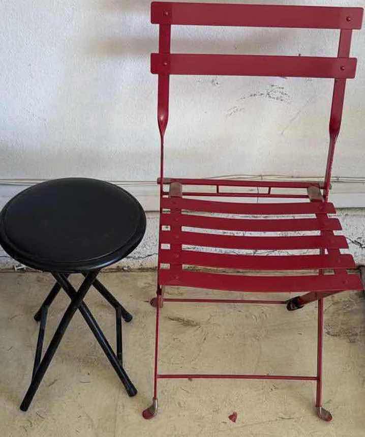 Photo 1 of 2 RED/BLACK CHAIRS $25
