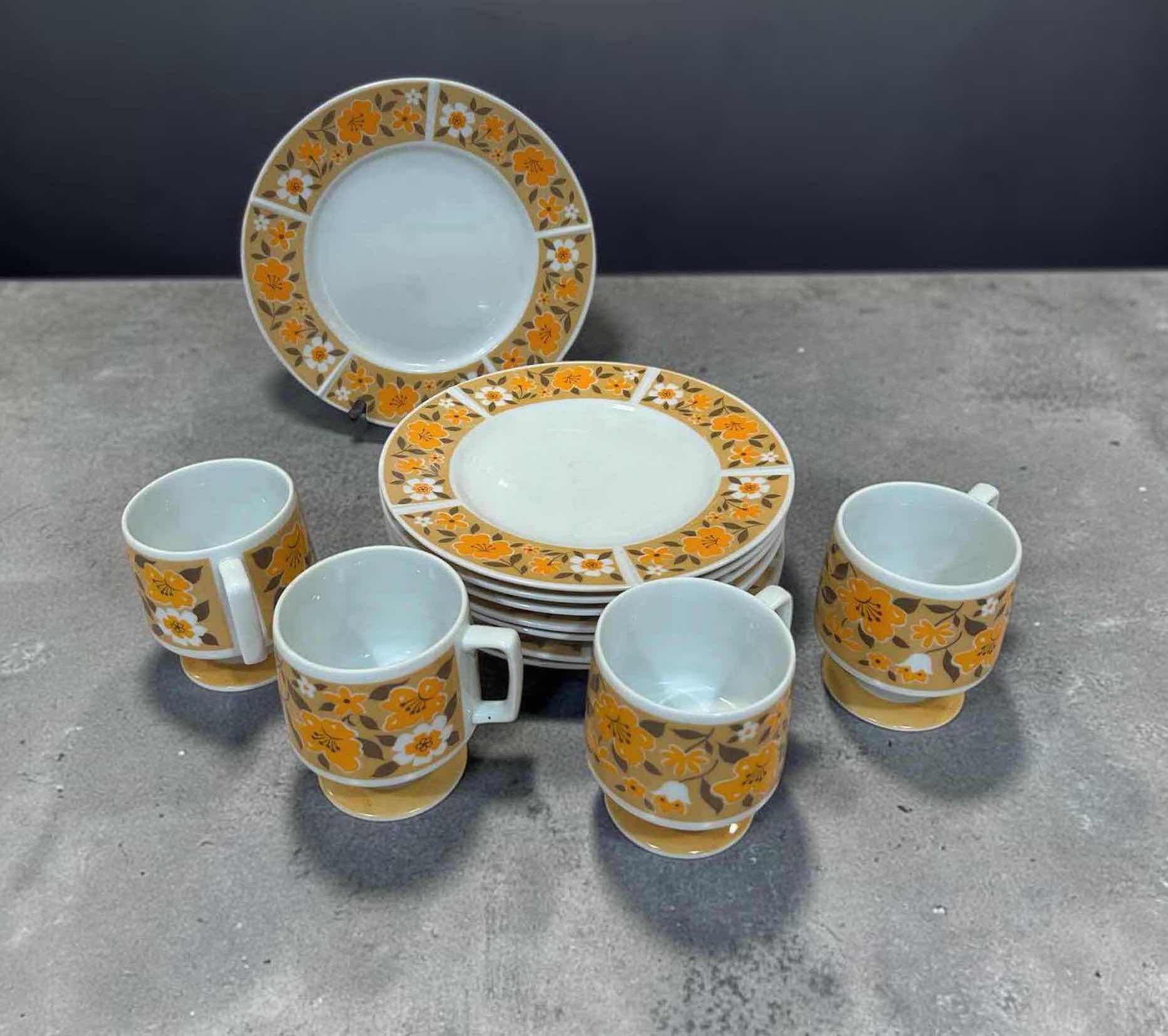 Photo 1 of 12- VINTAGE JAPAN CERAMIC ORANGE WHITE FLOWER PATTERN SALAD PLATES MUGS