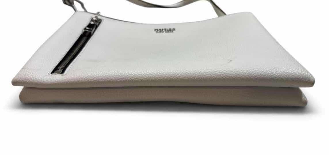 Photo 1 of GUESS WHITE PEBBLED SHOULDER BAG WITH ZIPPER ACCENTS 10”X7”