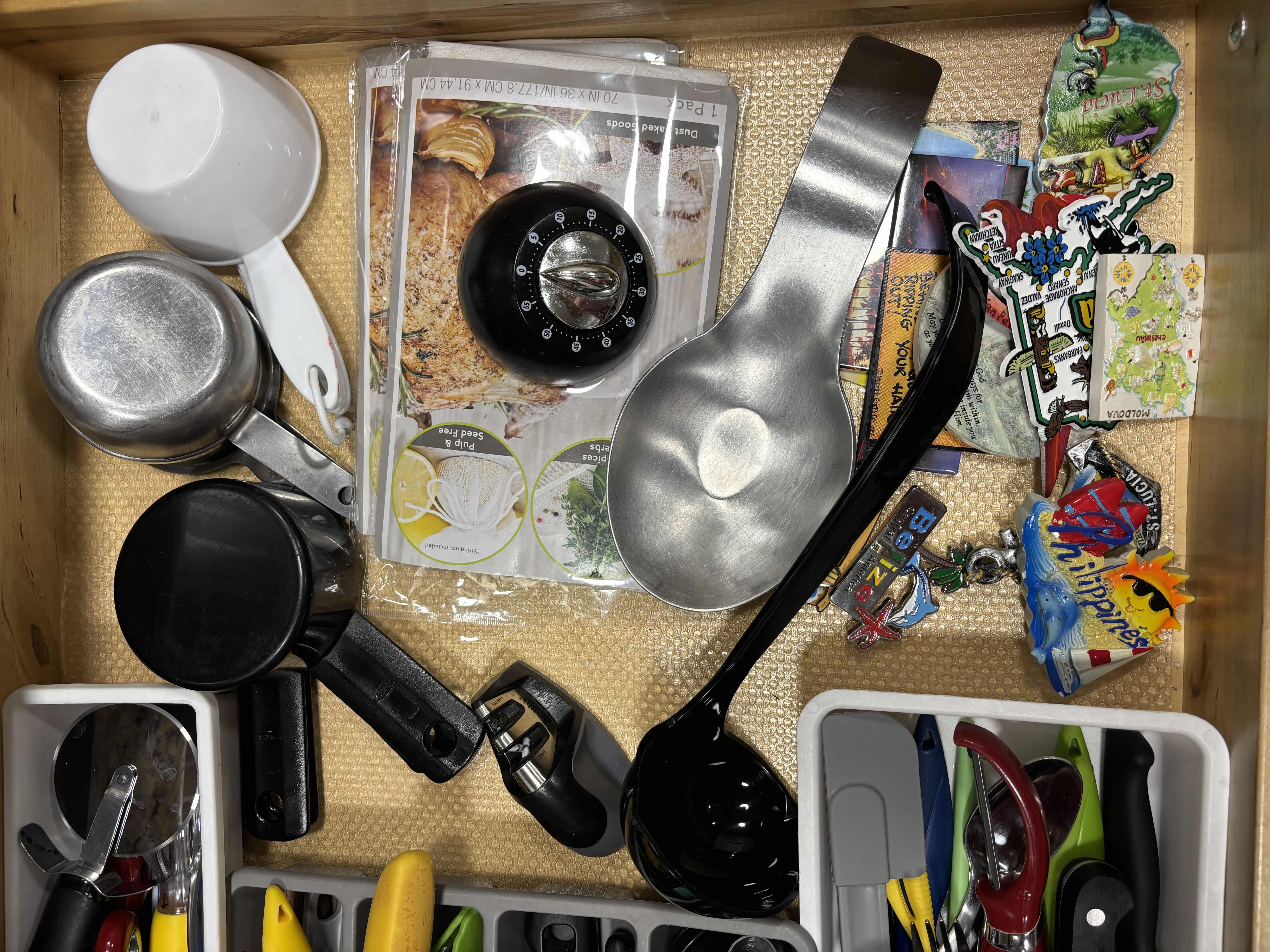 Photo 1 of CONTENTS OF KITCHEN DRAWER