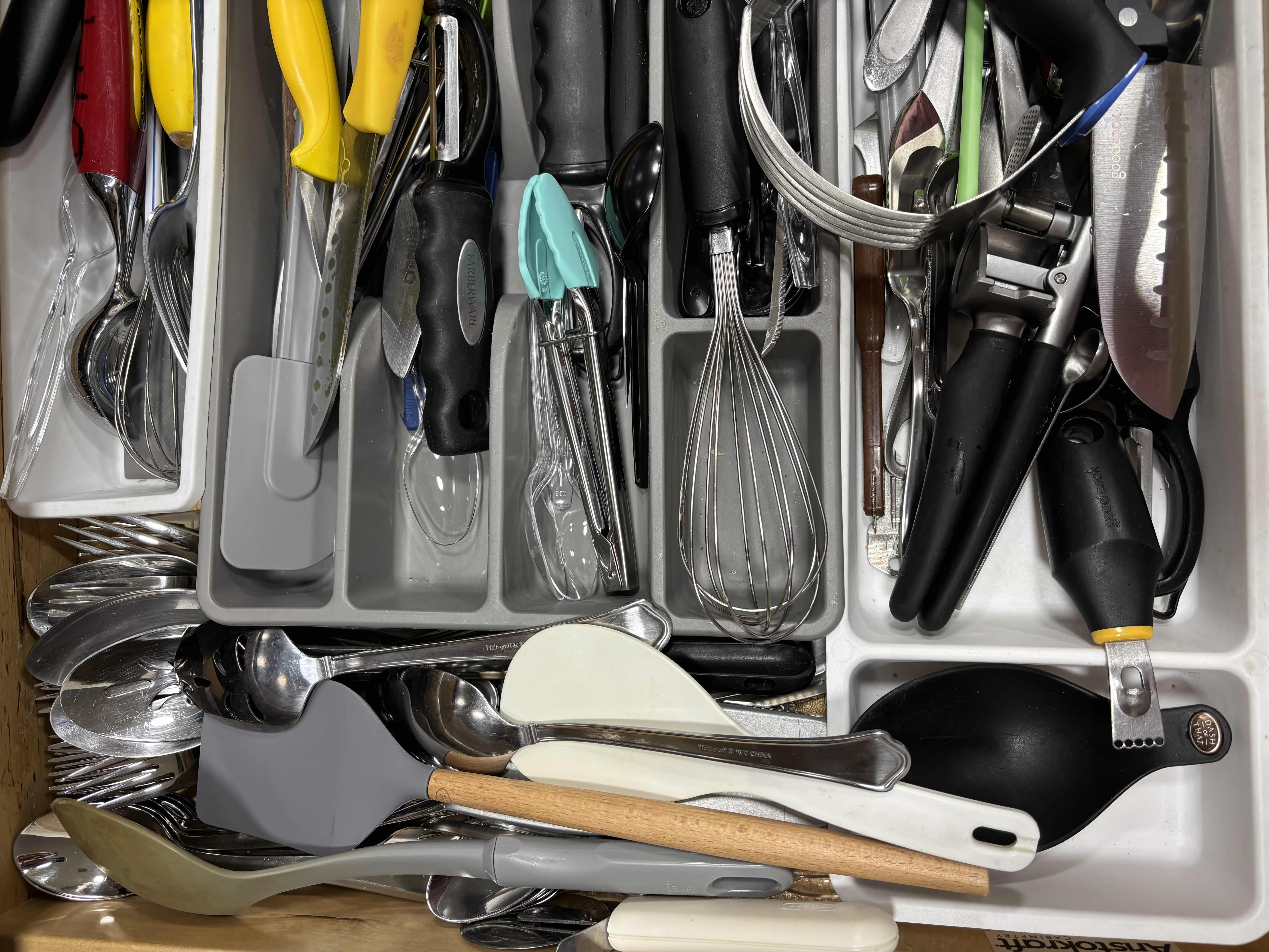 Photo 1 of CONTENTS OF KITCHEN DRAWER