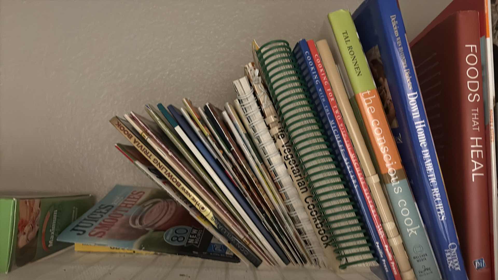 Photo 1 of ASSORTED COOKBOOK & COOKING MAGAZINE COLLECTION