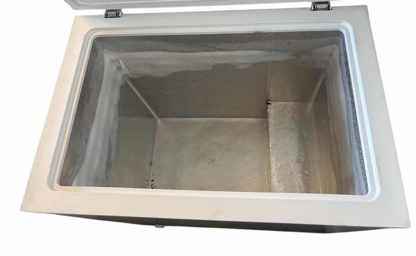 View 2 of MIDEA WHITE CHEST FREEZER – TOP-OPEN DEEP FREEZER WITH TEMPERATURE CONTROL 32.5"X20.5”XH33”