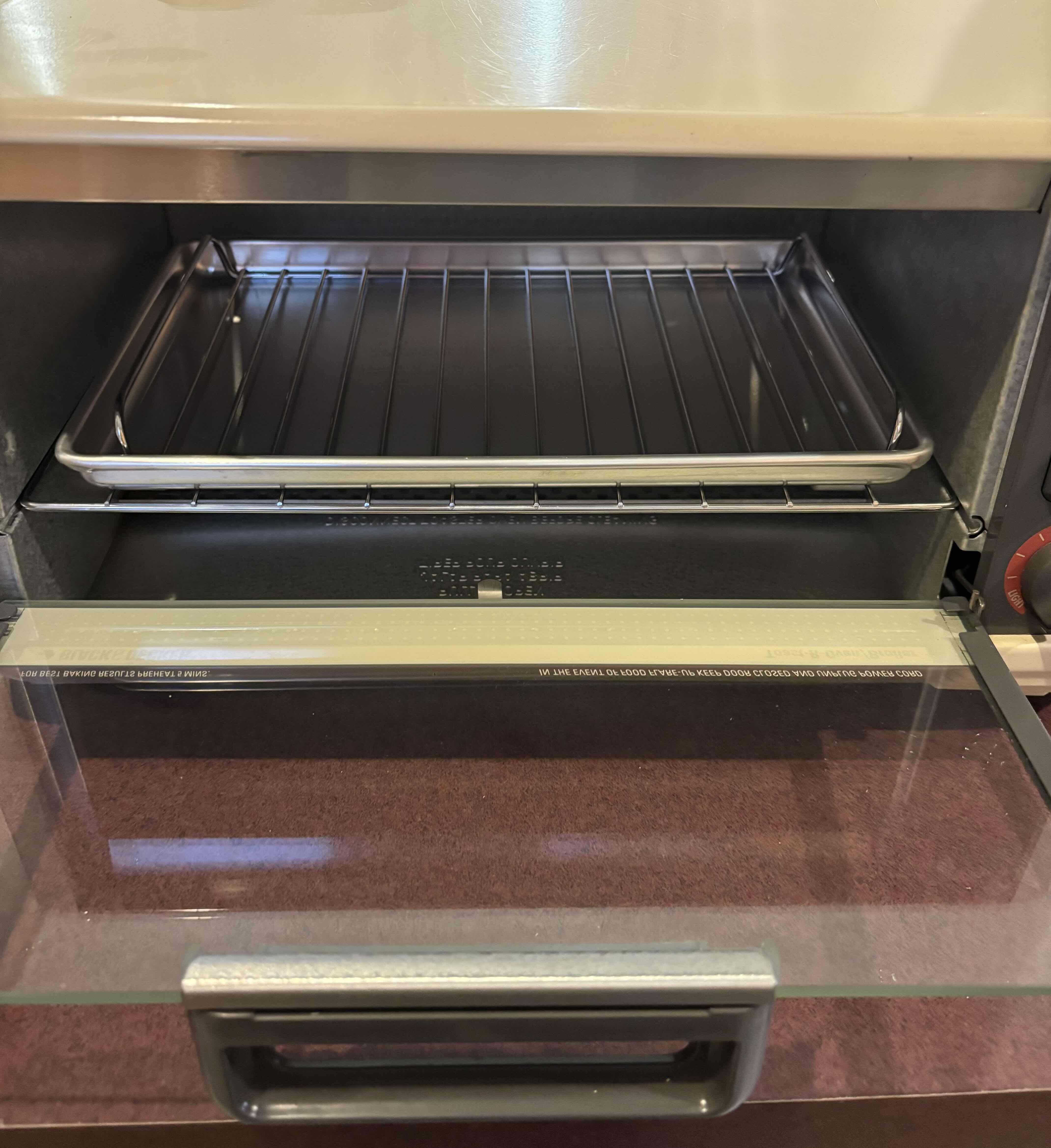 View 3 of BLACK & DECKER TOAST-R-OVEN/BROILER