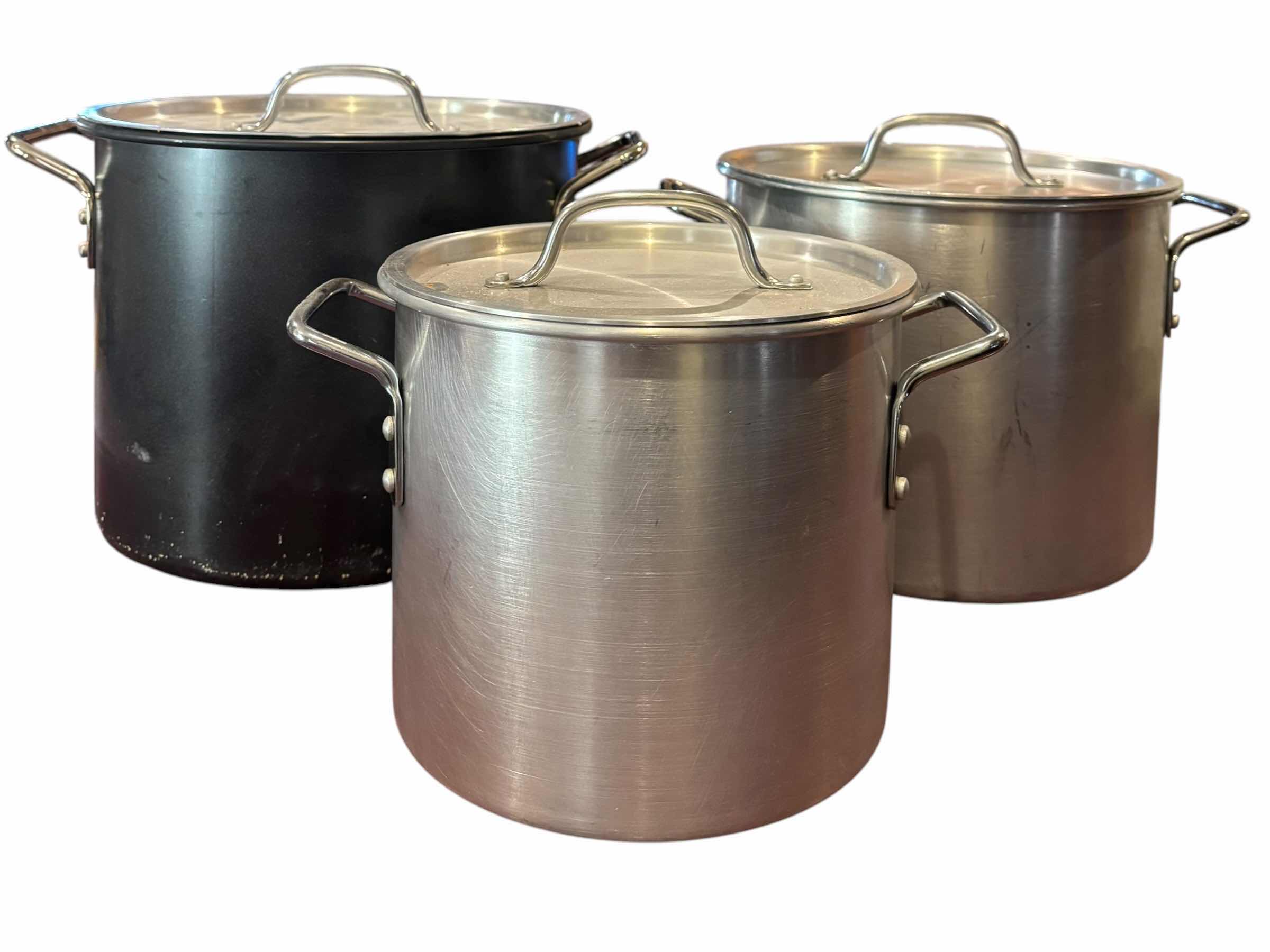 View 1 of SET OF THREE STOCK, LARGEST 16 QUARTS