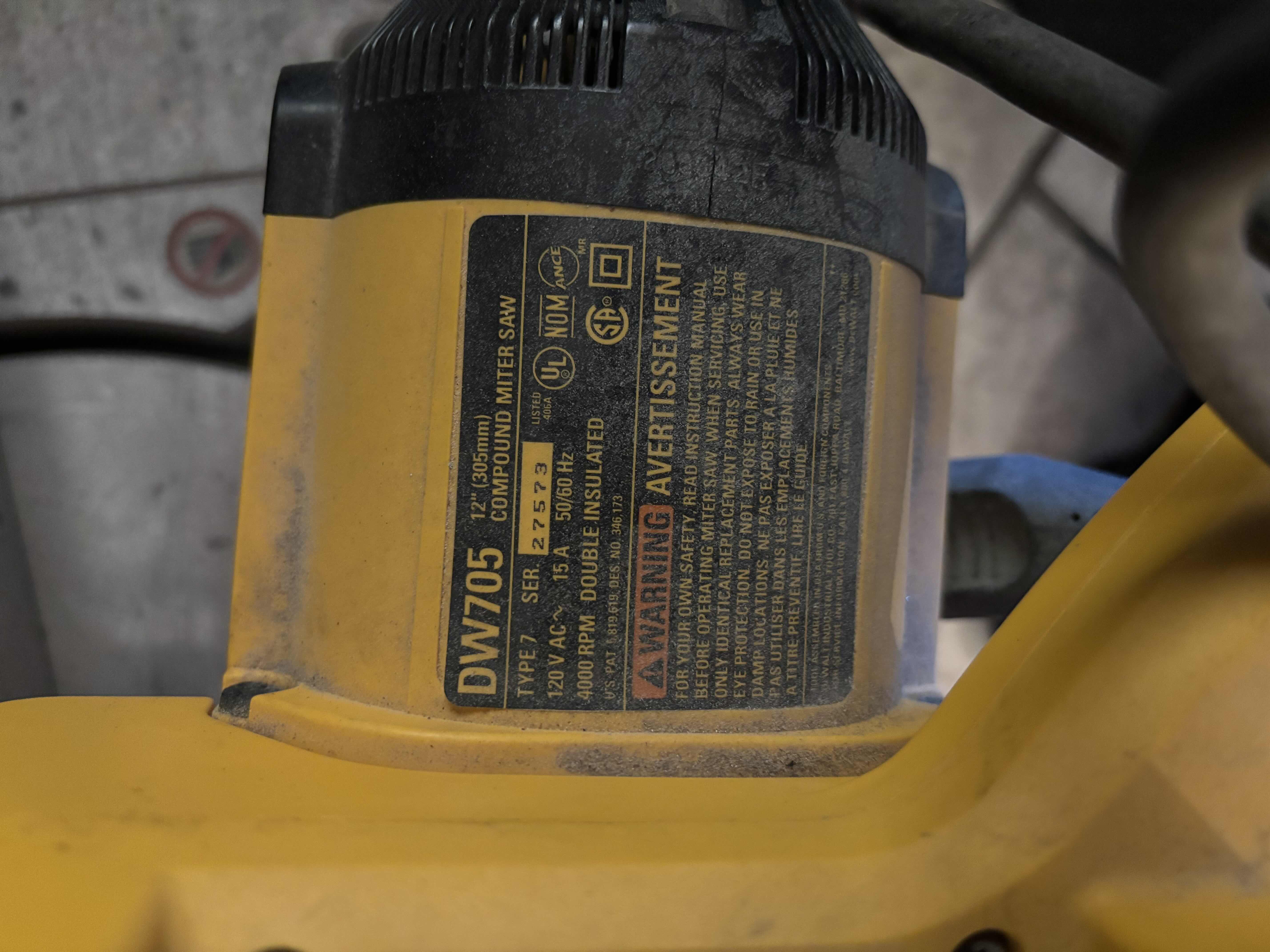 View 3 of DEWALT SINGLE BEVEL COMPOUND MITER SAW $430