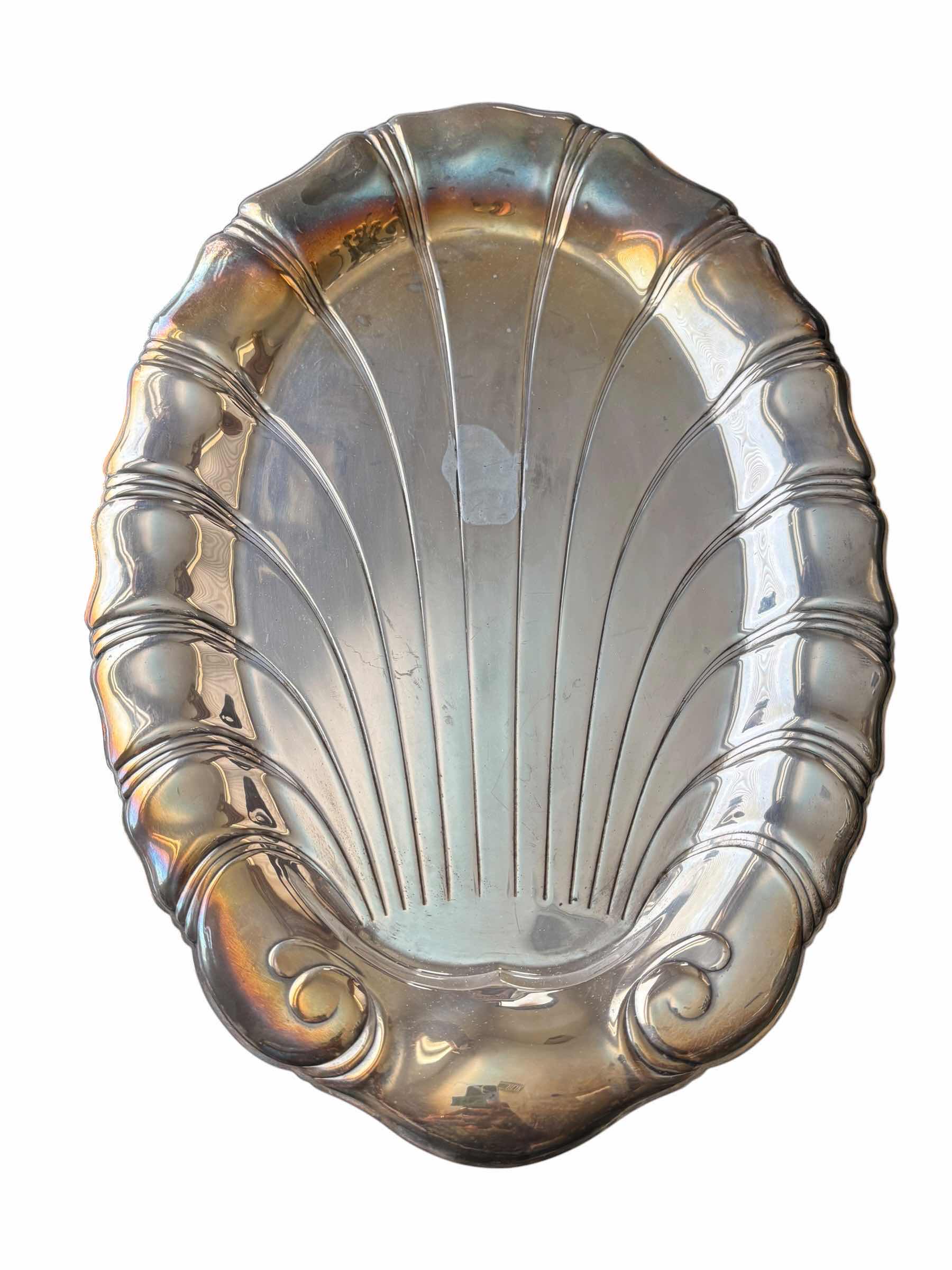 Photo 1 of VINTAGE 1847 ROGERS BROS NEPTUNE SILVER PLATED SERVING DISHES (SET OF 3) & TOWLE SILVER PLATED SMALL SERVING PLATTER WITH BUTTER SPREADER/CHEESE KNIFE