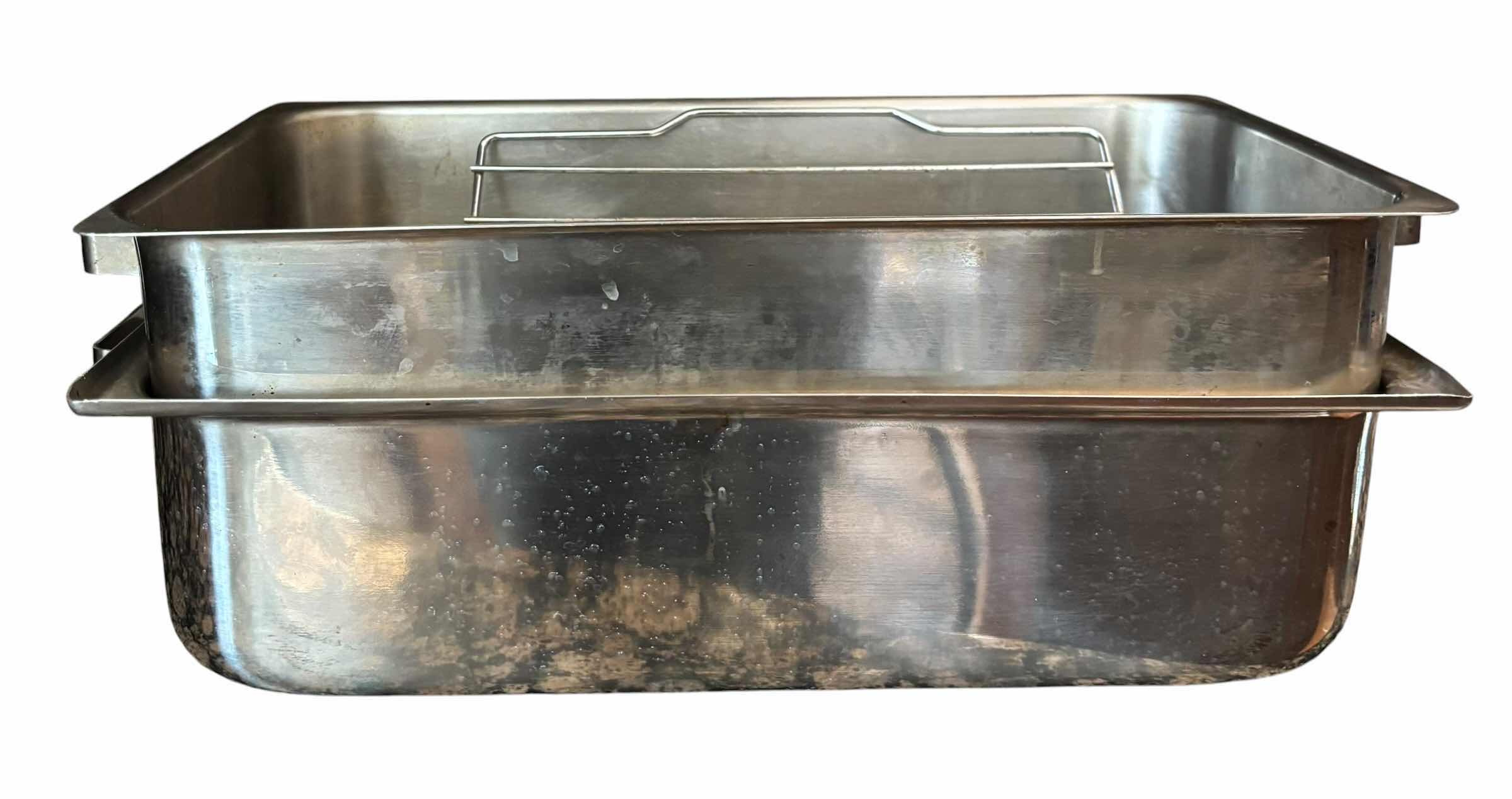 Photo 1 of ROASTING PANS (2)