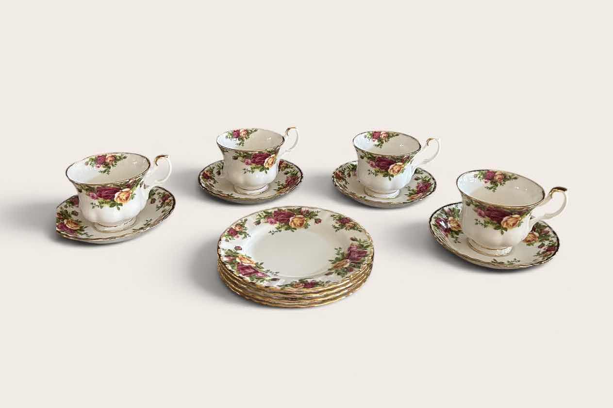 Photo 1 of ROYAL ALBERT OLD COUNTRY ROSES FINE BONE CHINA W 4 TEACUPS /SAUCERS & 4 DESSERT PLATES