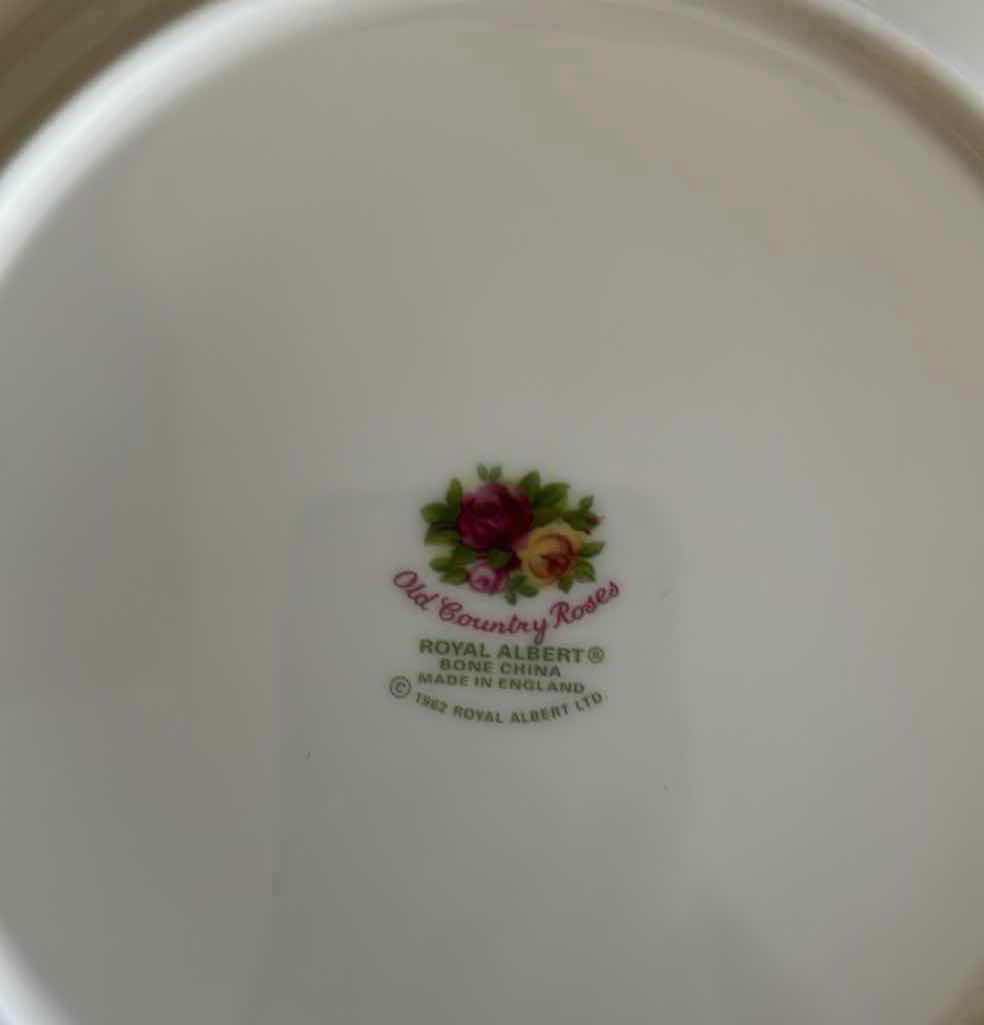 Photo 1 of 10- ROYAL ALBERT " OLD COUNTRY ROSES" SALAD & DINNER PLATES W BONE CHINA ICONIC PINK YELLOW ROSE