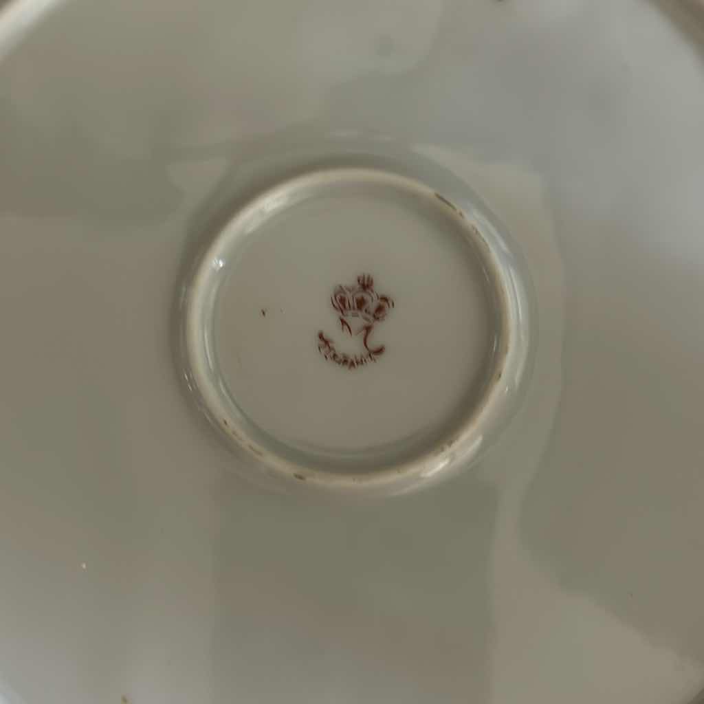 Photo 1 of 6-VINTAGE ROYAL SEALY SNACK SET W DELICATE ROSE PATTERN SCALLOPED EDGES