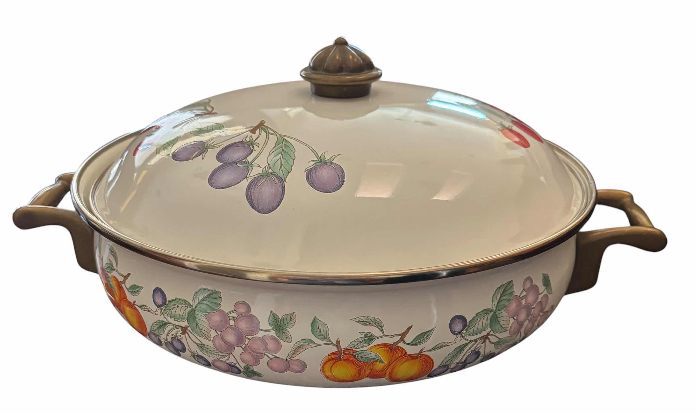 Photo 1 of VINTAGE REGENCY CLUB CASSEROLE DISH, MIXING BOWLS (2), COLANDERS (2), SALAD SPINNER, SMALL CASSEROLE DISHES & NIB FRYING BASKETS (4)