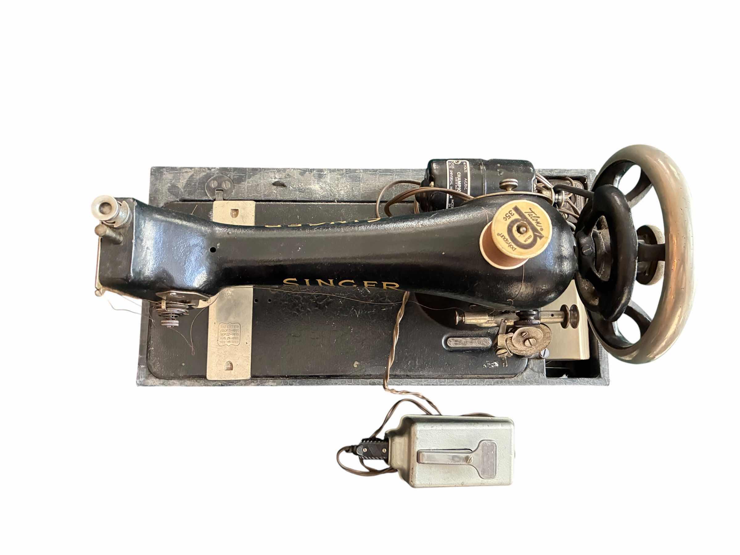 Photo 1 of 1898 ANTIQUE SINGER SEWING MACHINE W CASE MODEL 127