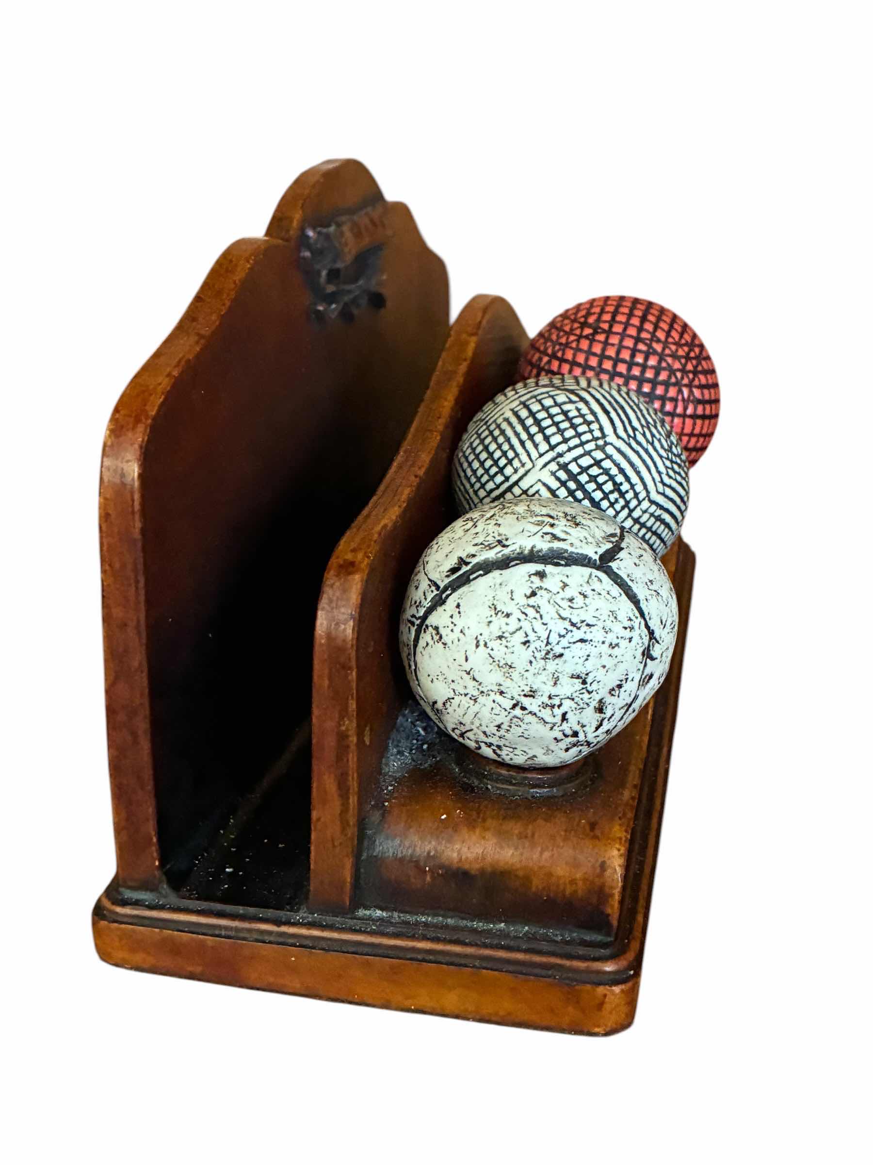 Photo 1 of EARLY GOLF BALLS RESIN DESKTOP DECOR LETTER HOLDER