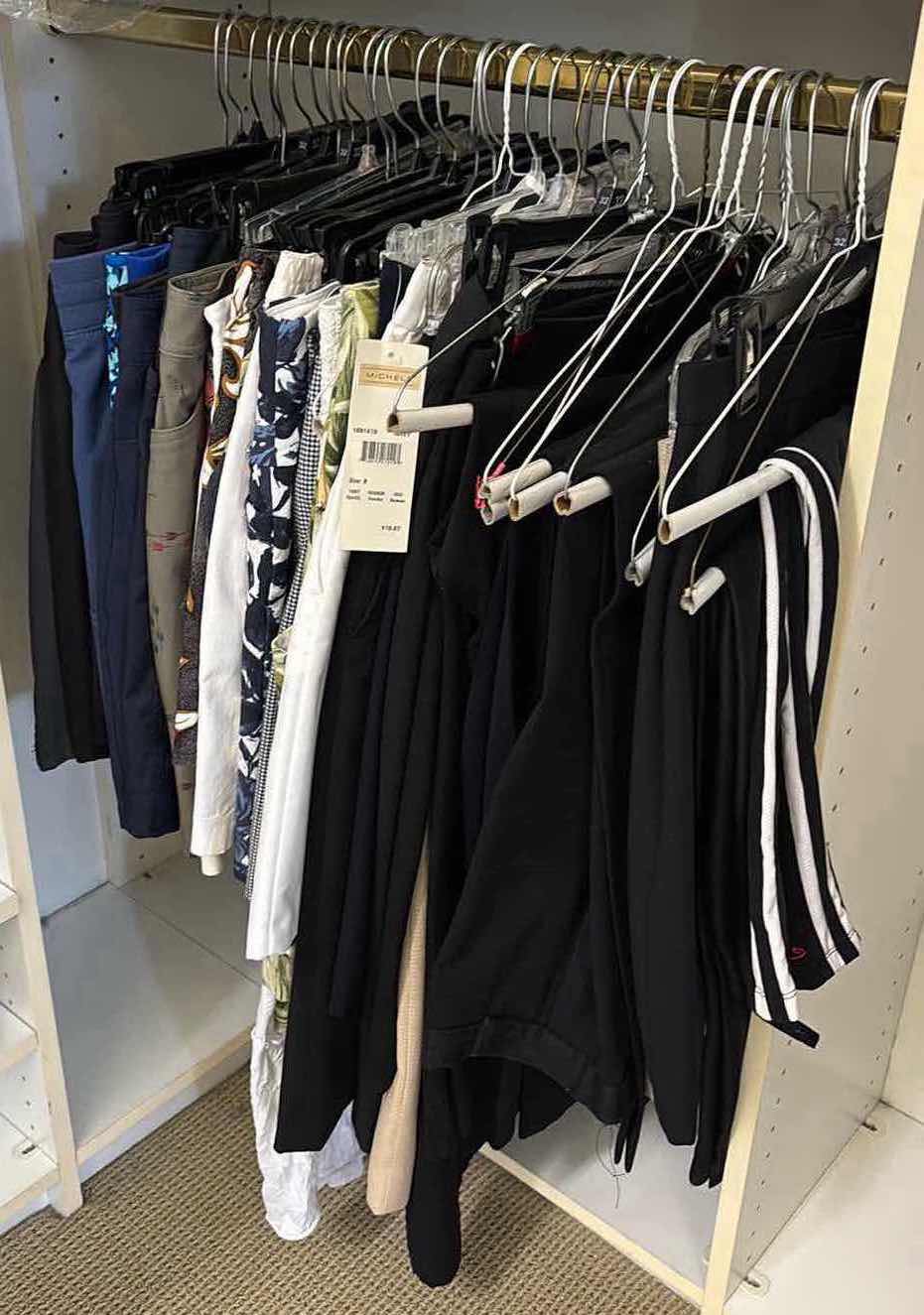 Photo 1 of WOMENS SLACKS/ SHORTS/SKIRTS (SIZE 8)