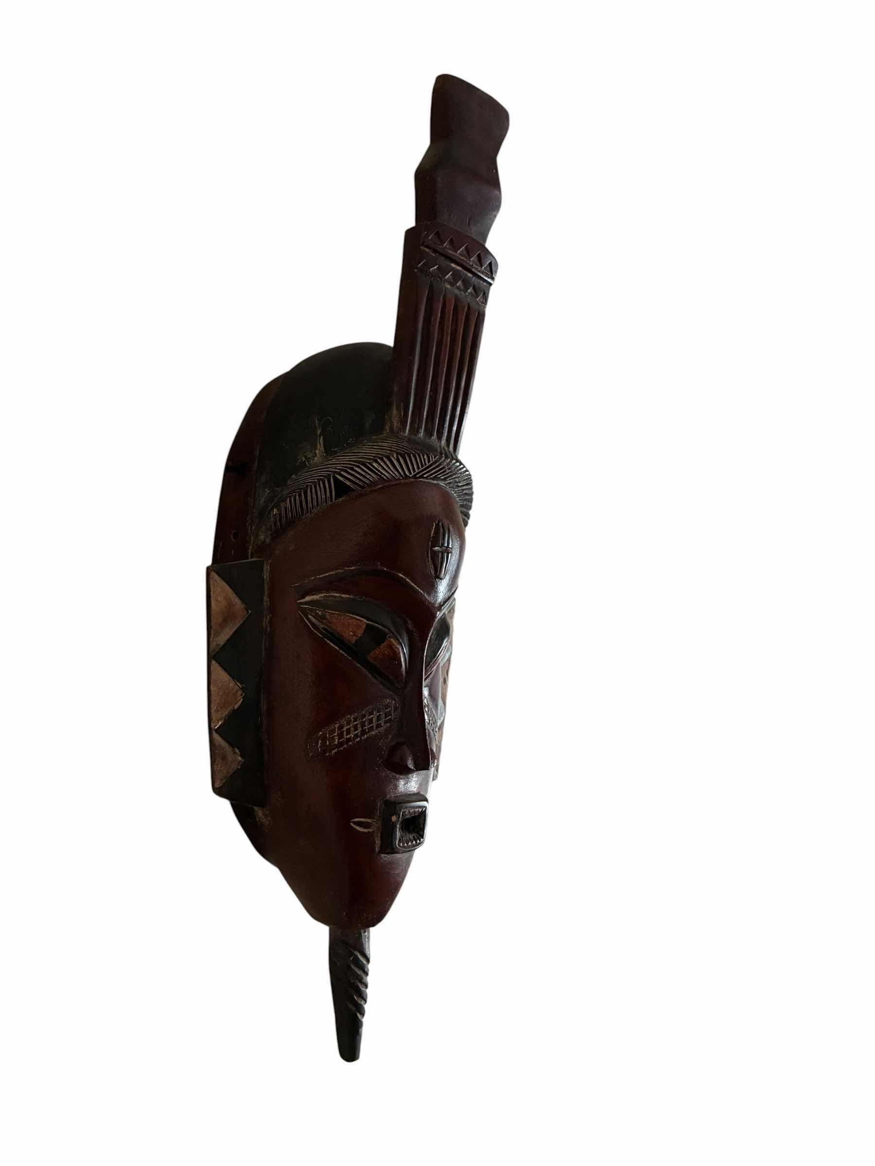 Photo 1 of HAND CARVED WOOD AFRICAN GURO MASK ARTWORK 8“ X 5” H22“
