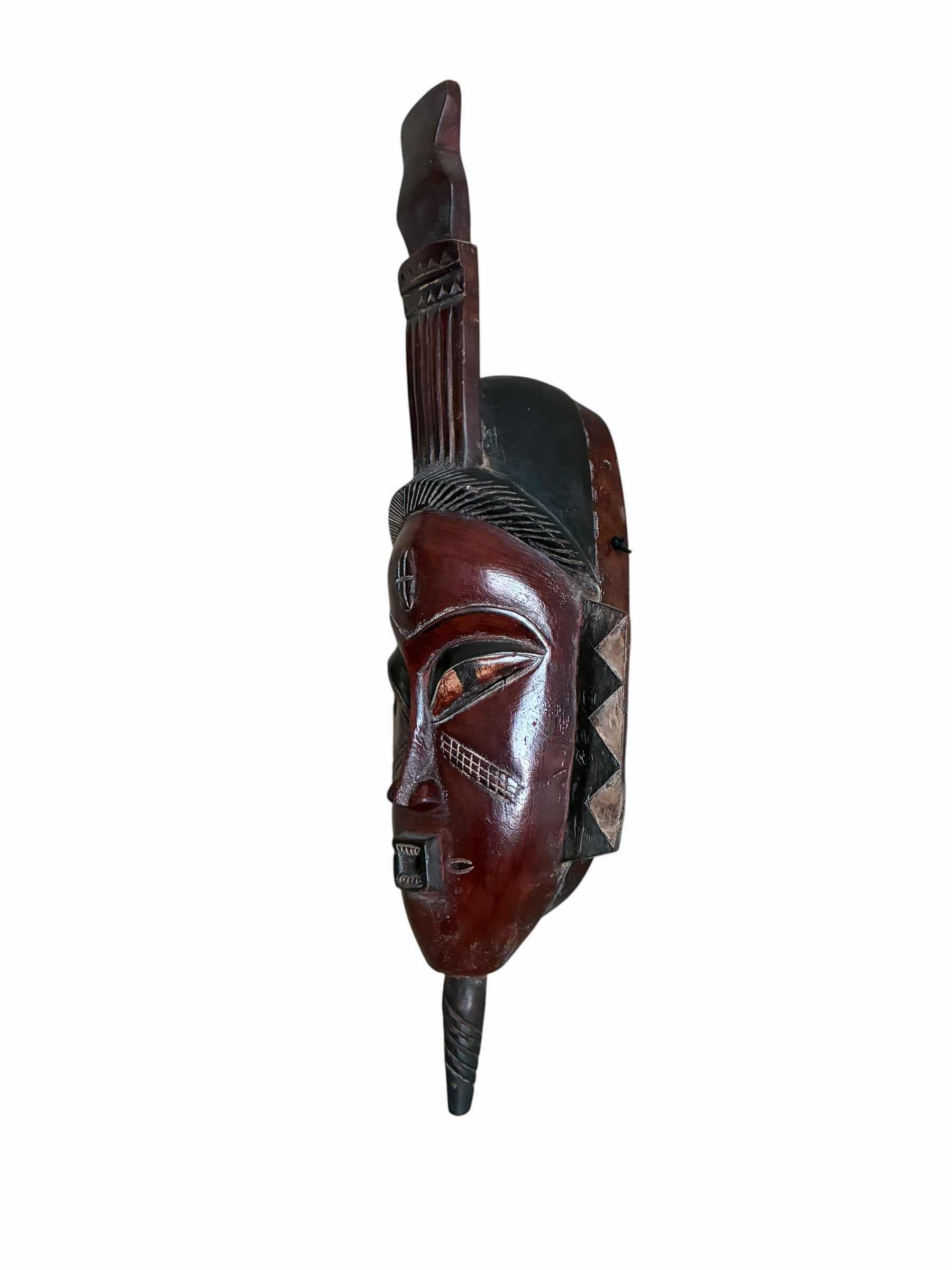 Photo 1 of HAND CARVED WOOD AFRICAN GURO MASK ARTWORK 8“ X 5” H22“