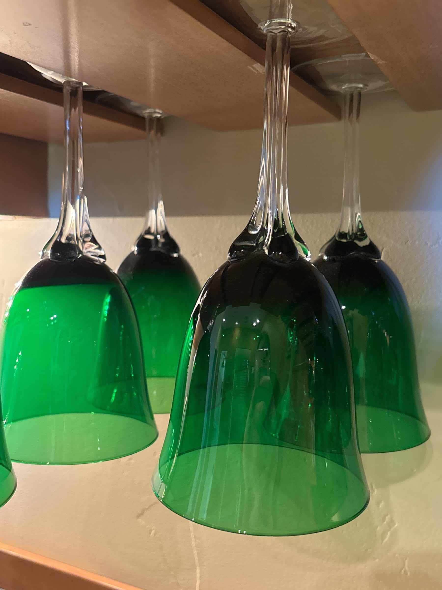 Photo 1 of VINTAGE MURANO HANDBLOWN EMERALD TULIP WINE GLASSES W CLEAR STEMS 7 5/8” (QTY 14) $245