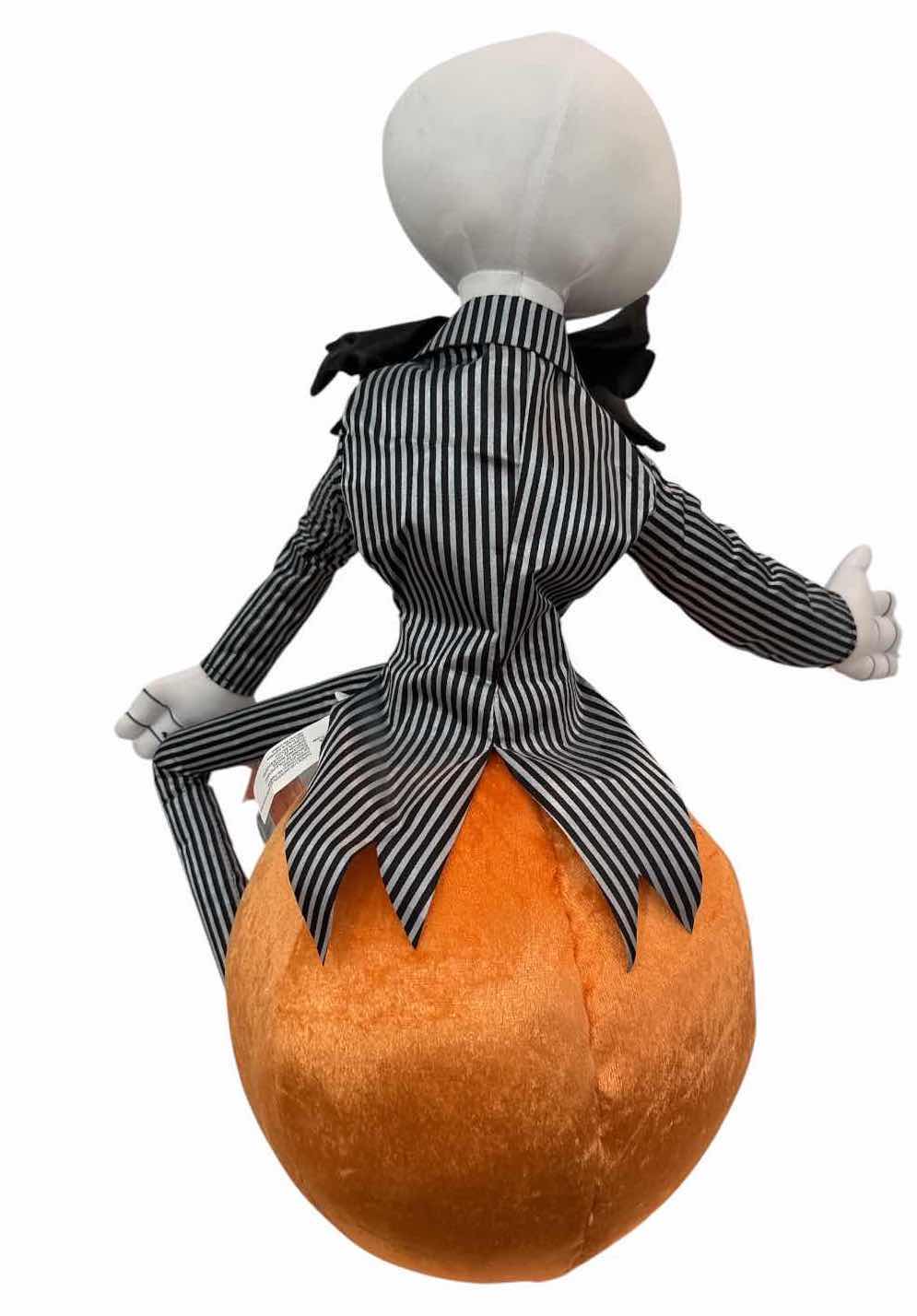 Photo 1 of NWT DISNEY JACK SKELLINGTON HALLOWEEN GREETER H21”