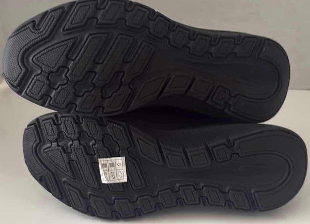Photo 1 of NIB SKECHERS ARCH FIT SHOES WOMANS 9