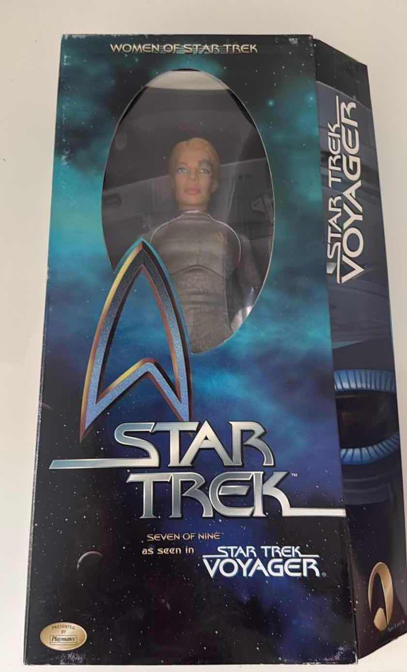Photo 1 of NIB STAR TRECK VOYAGER 13”H